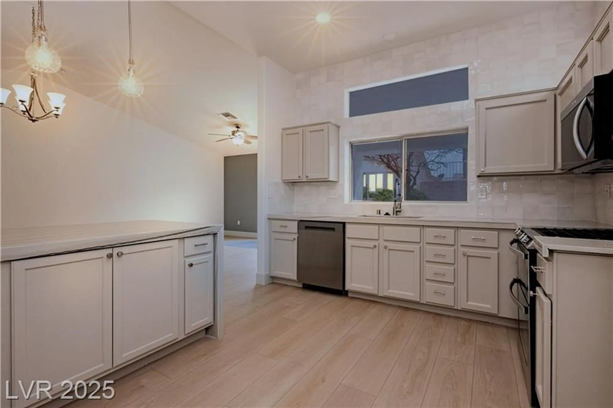 Property Slideshow image 17 of 46 | 10309 georgetown pl, Las Vegas, NV, 89134