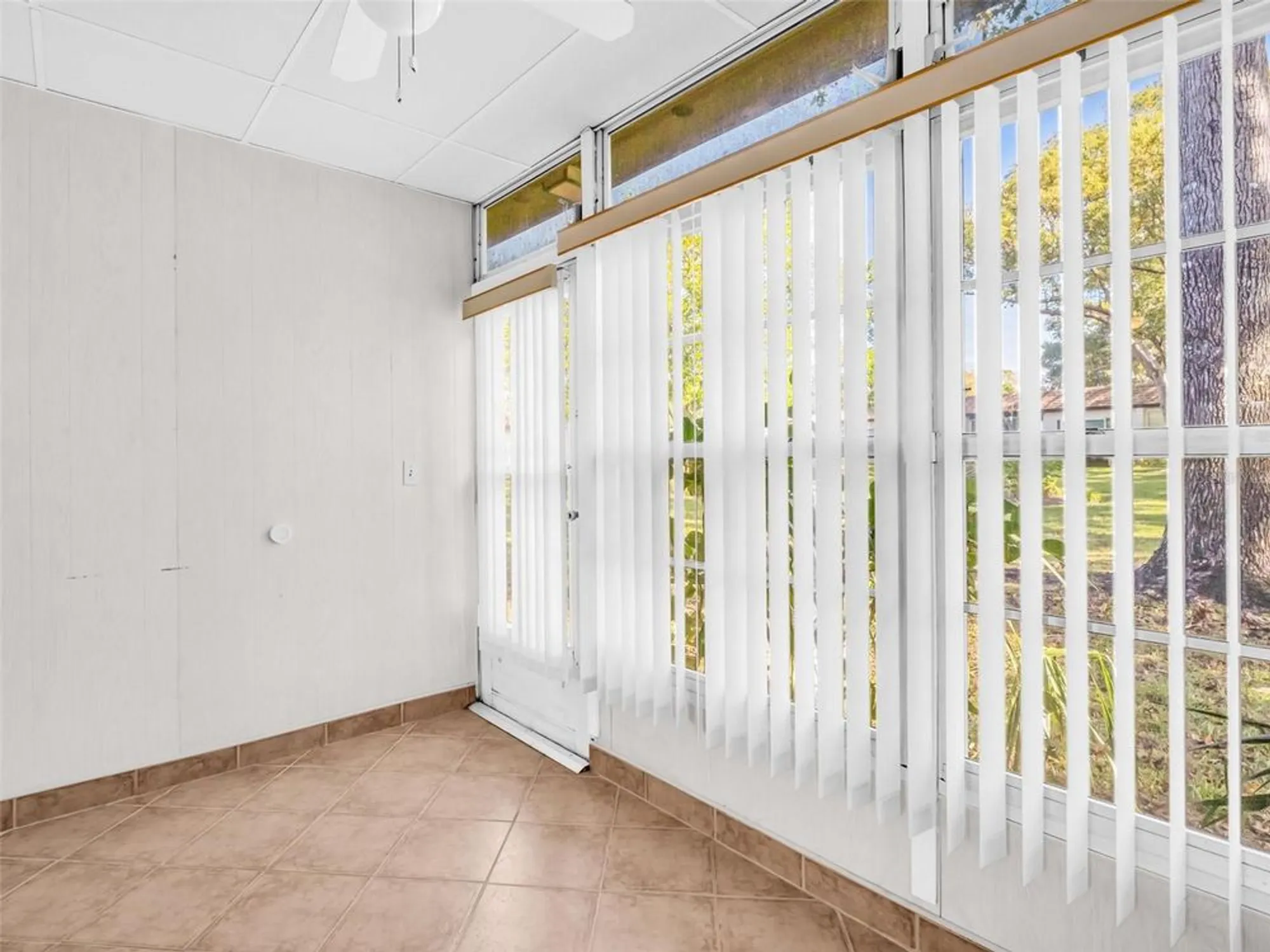 Property Slideshow image 26 of 62 | 3109 mission grove dr d, Palm Harbor, FL, 34684