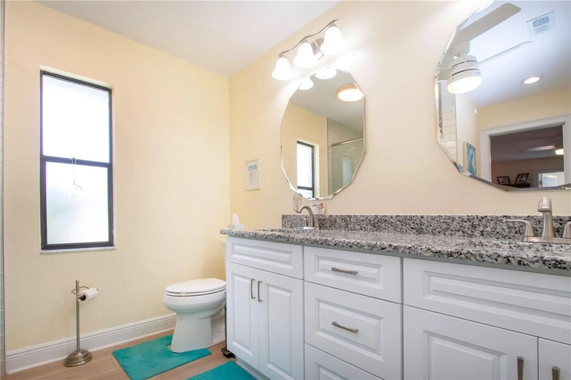 Property Slideshow image 46 of 69 | 2016 east view dr, Sun City Center, FL, 33573