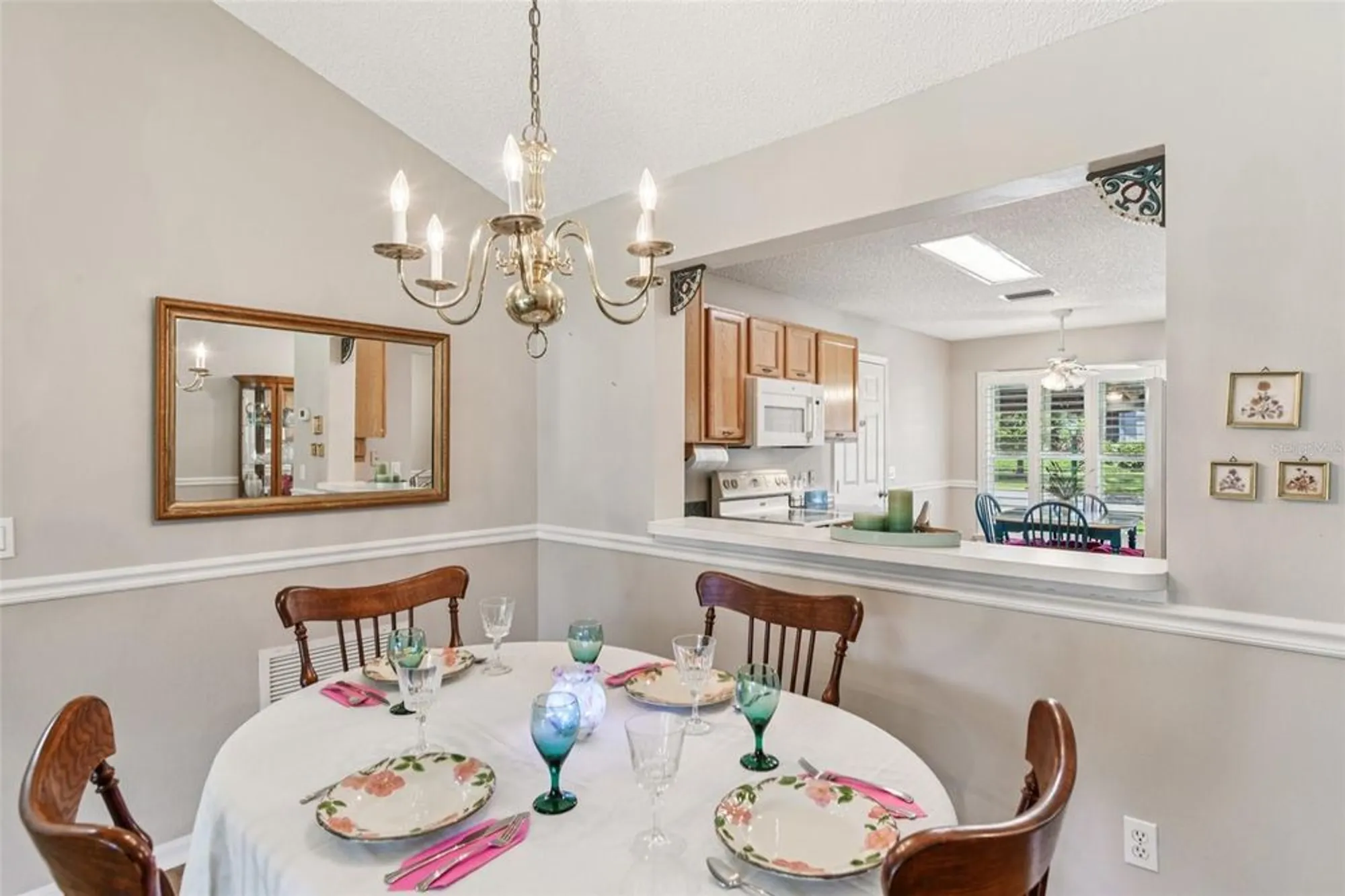 Property Slideshow image 16 of 53 | 516 loma paseo dr, The Villages, FL, 32159