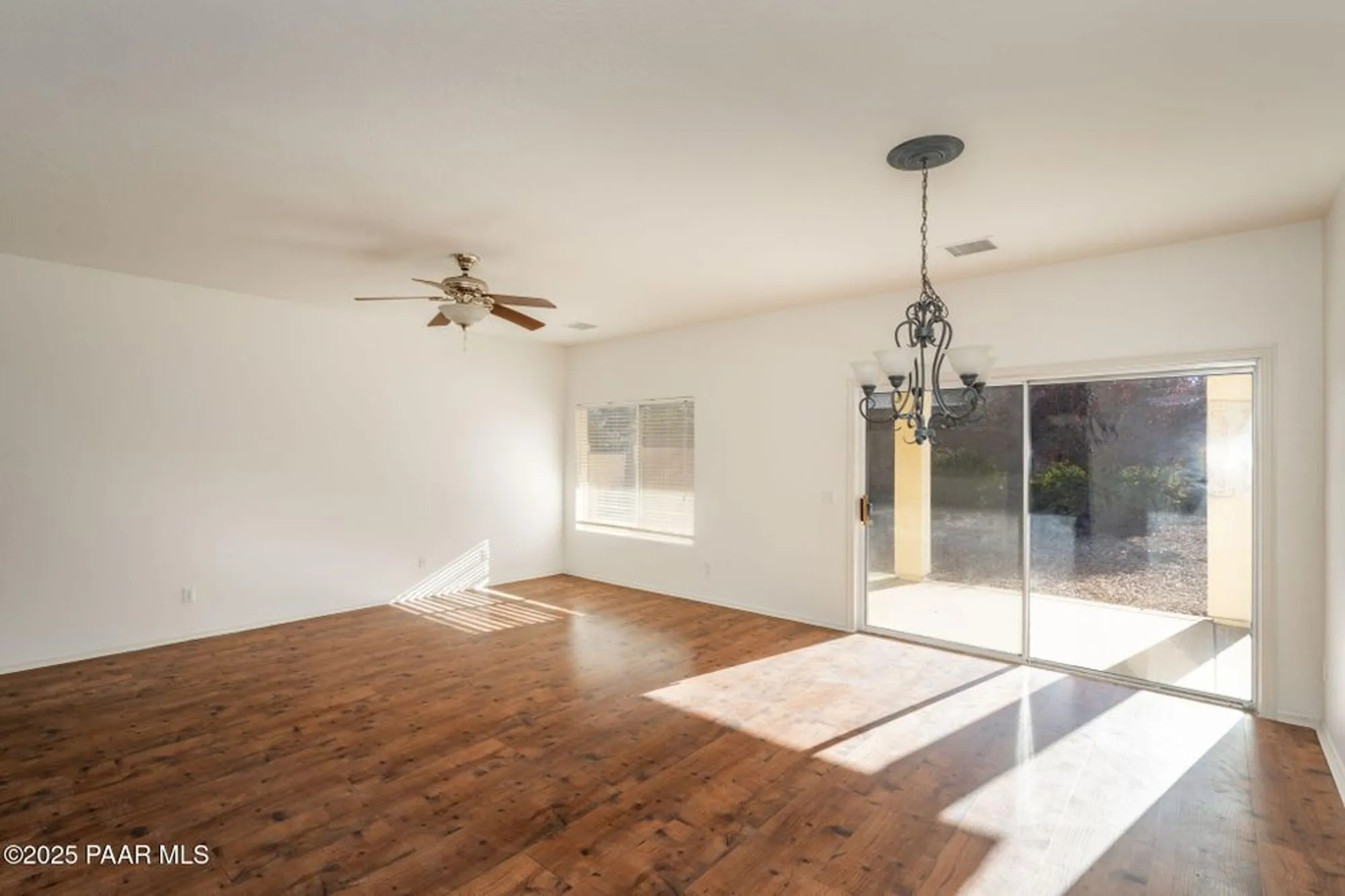 Property Slideshow image 12 of 36 | 7677 e shimmer ln, Prescott Valley, AZ, 86315