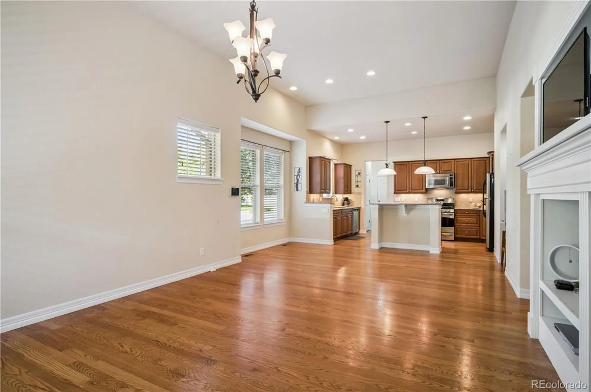 Property Slideshow image 8 of 50 | 8588 w quarles pl, Littleton, CO, 80128