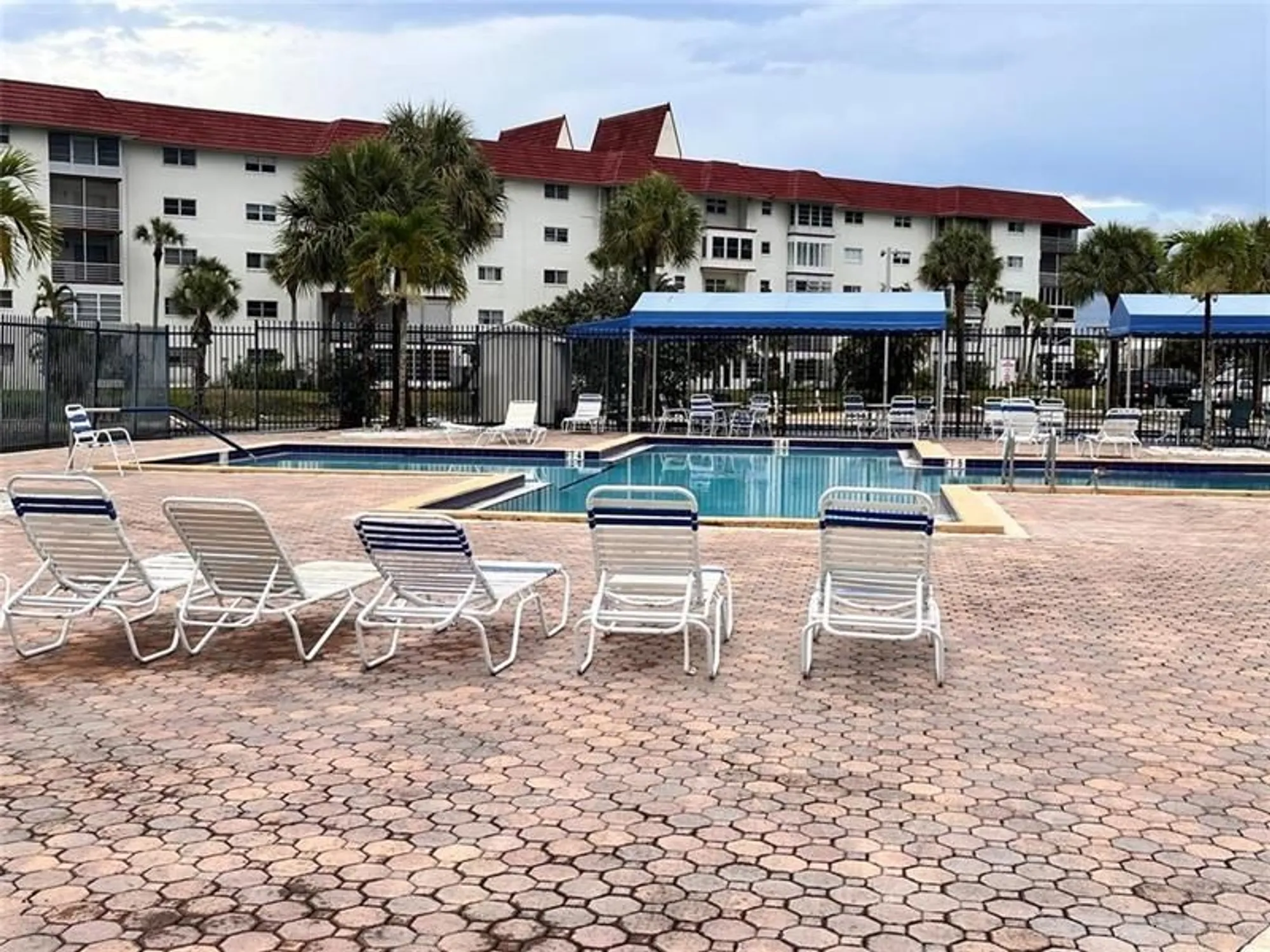 Property Slideshow image 6 of 6 | 4851 nw 21st st 403, Lauderhill, FL, 33313