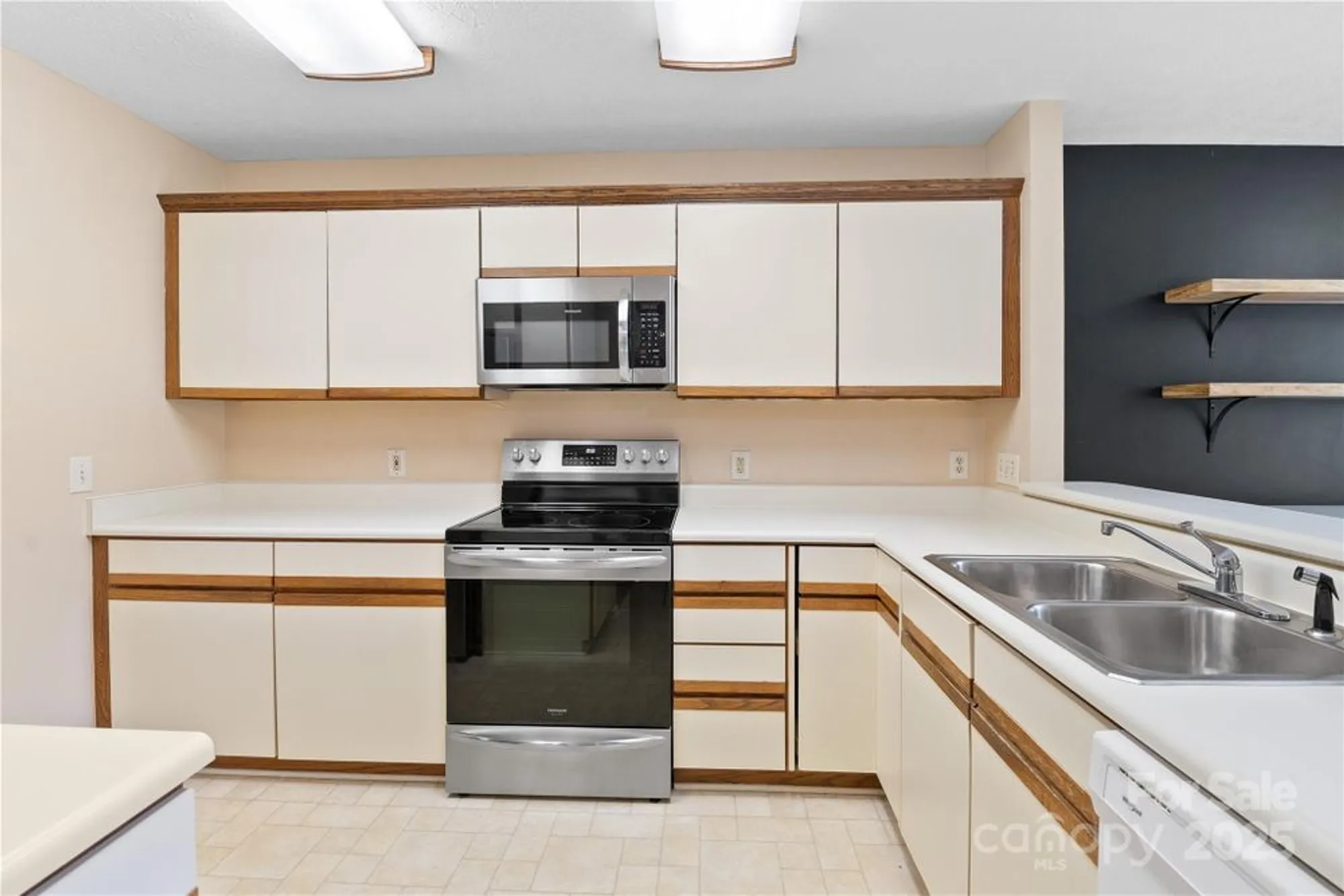 Property Slideshow image 22 of 32 | 131 jenny lind dr, Hendersonville, NC, 28791