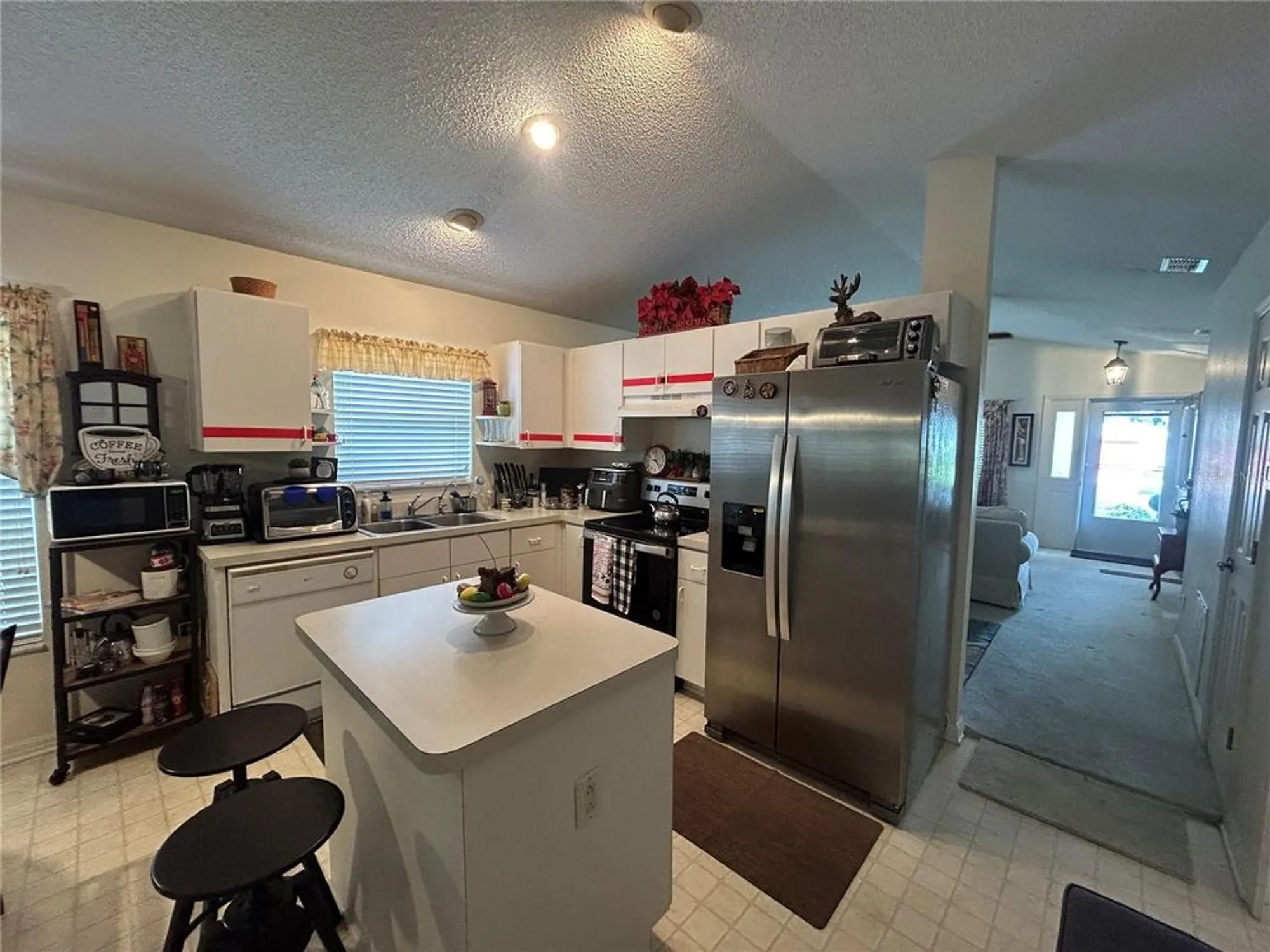 Property Slideshow image 7 of 28 | 25119 cranes roost cir, Leesburg, FL, 34748