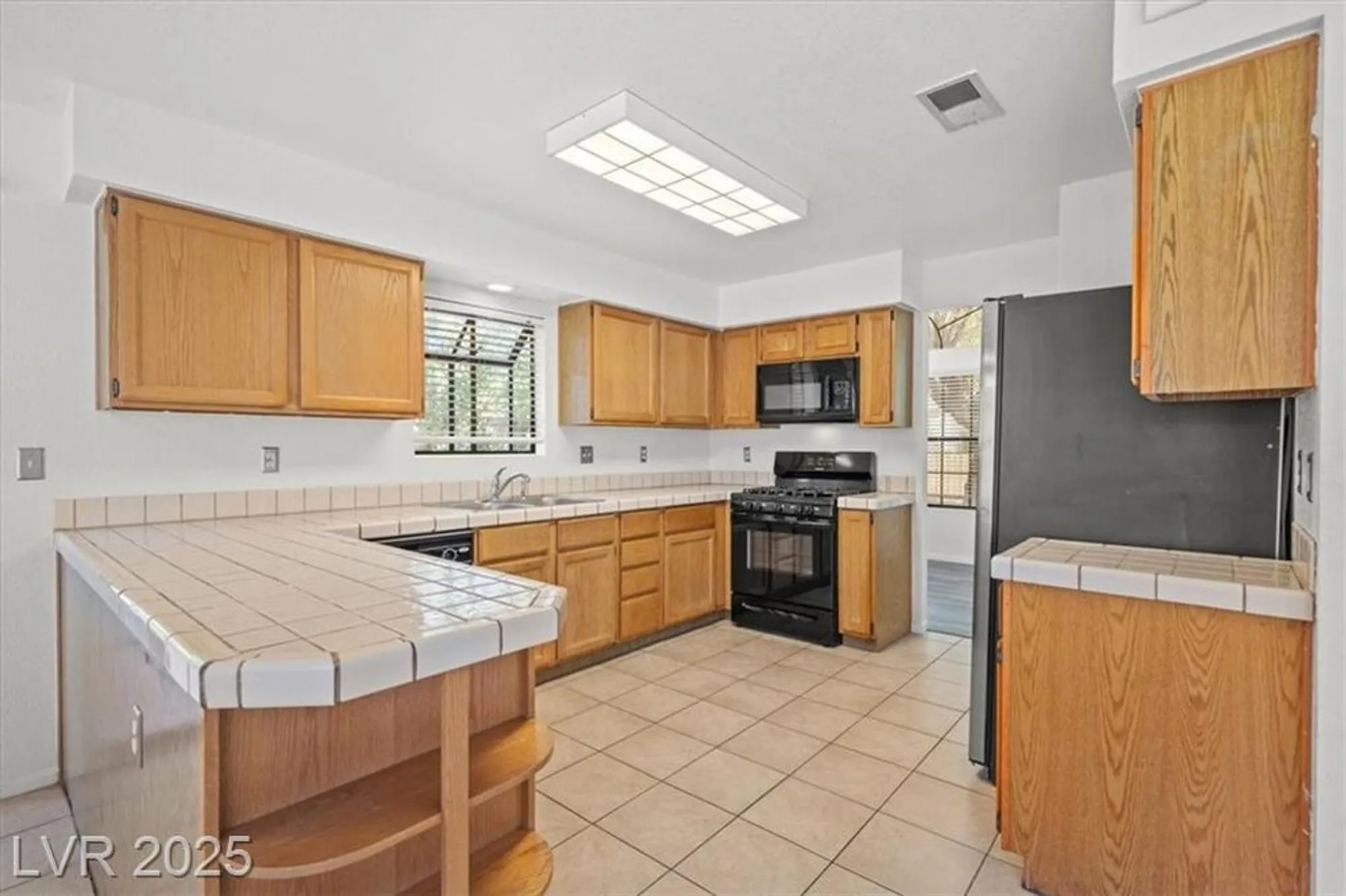 Property Slideshow image 17 of 37 | 4833 fiesta lakes st, Las Vegas, NV, 89130