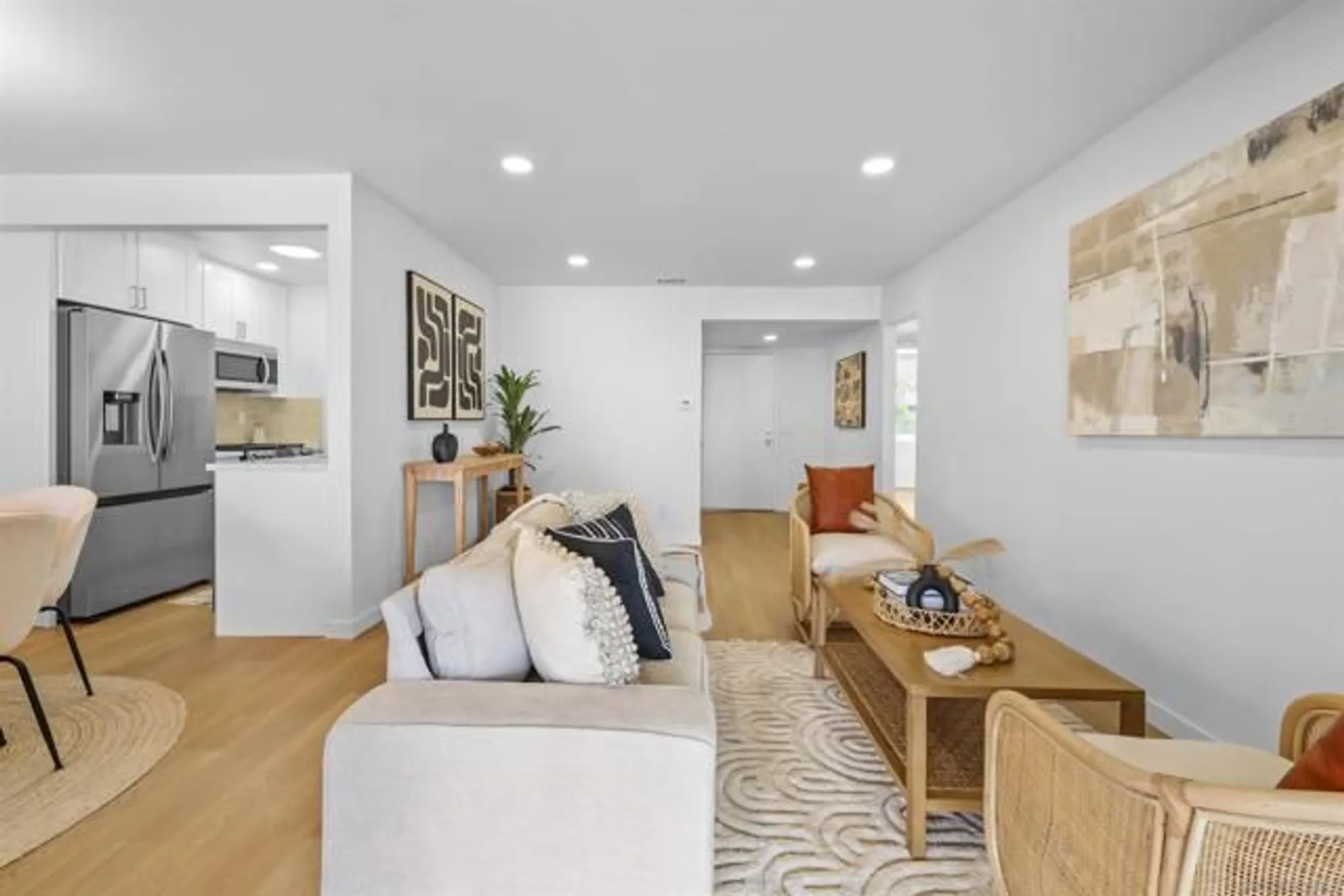 Property Slideshow image 10 of 18 | 3910 san lorenzo ct, Oceanside, CA, 92057