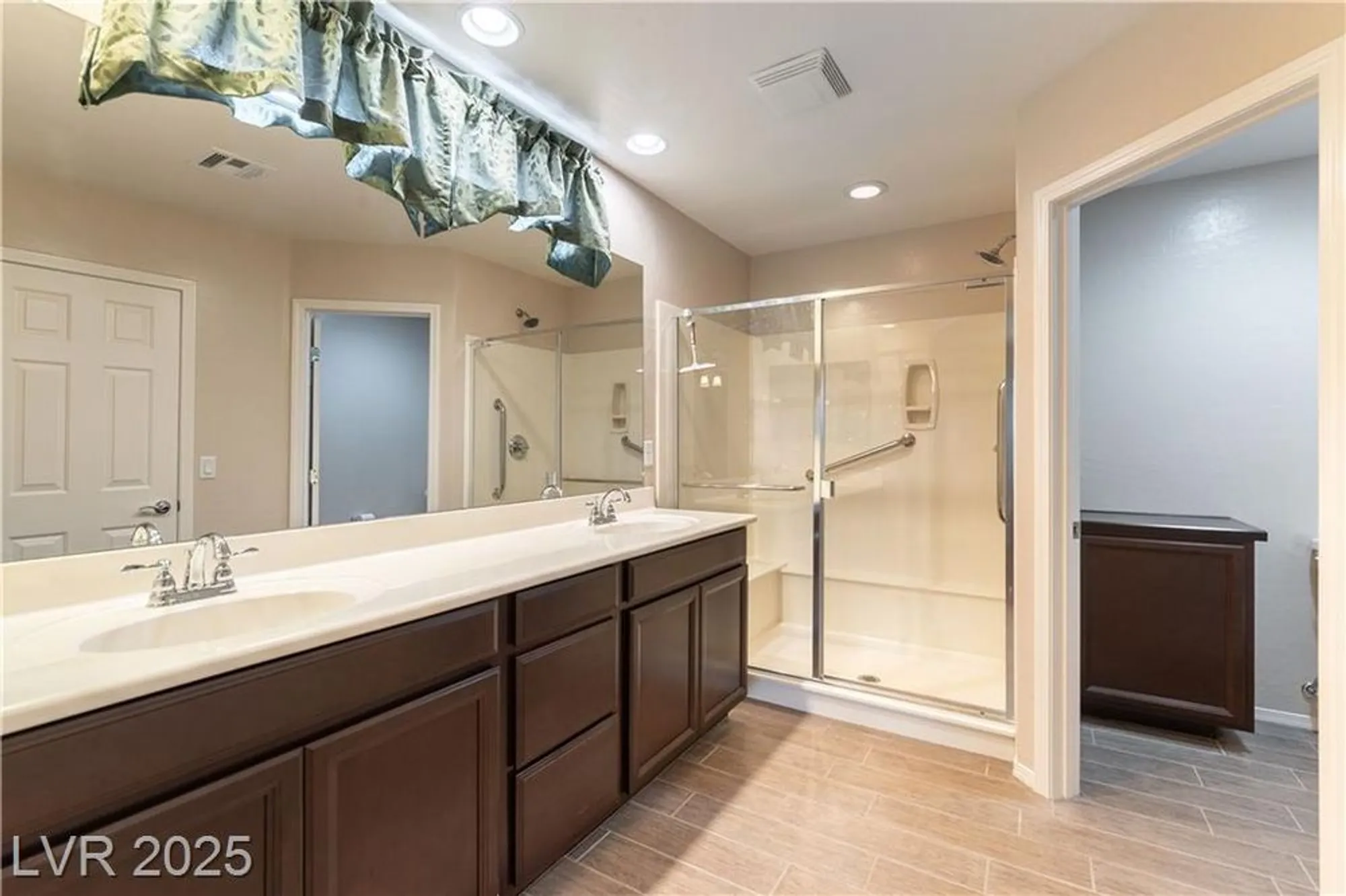 Property Slideshow image 14 of 32 | 3813 rocklin peak ave, North Las Vegas, NV, 89081