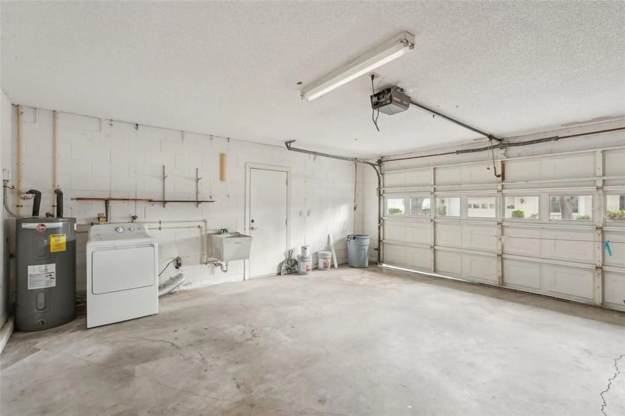 Property Slideshow image 26 of 57 | 2529 lancaster dr, Sun City Center, FL, 33573