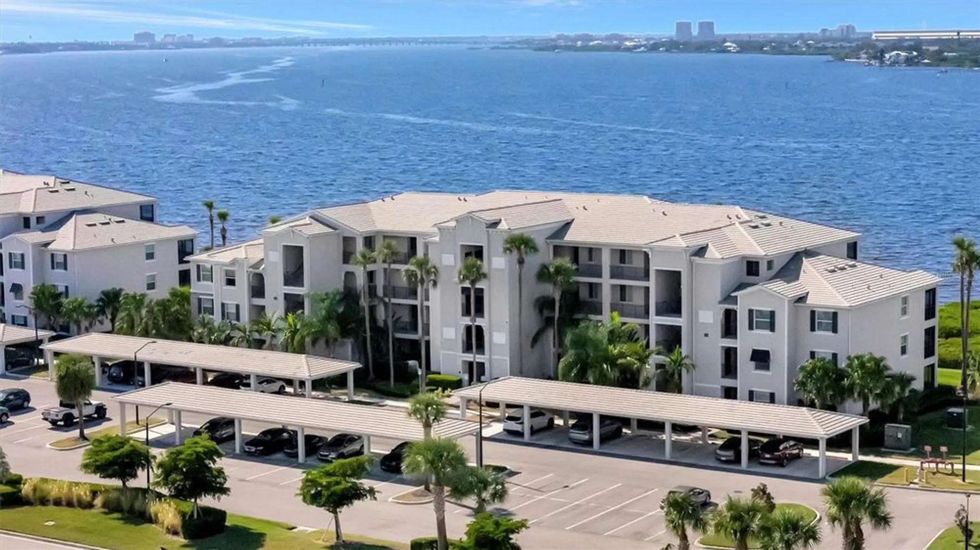 Property Slideshow image 43 of 67 | 1020 tidewater shores loop 405, Bradenton, FL, 34208