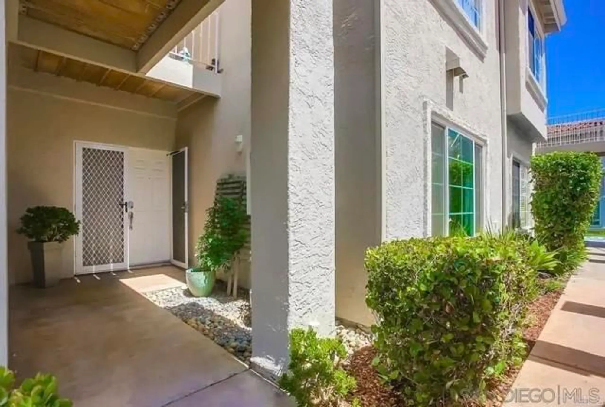 Property Slideshow image 4 of 48 | 1660 via caminar, San Marcos, CA, 92078