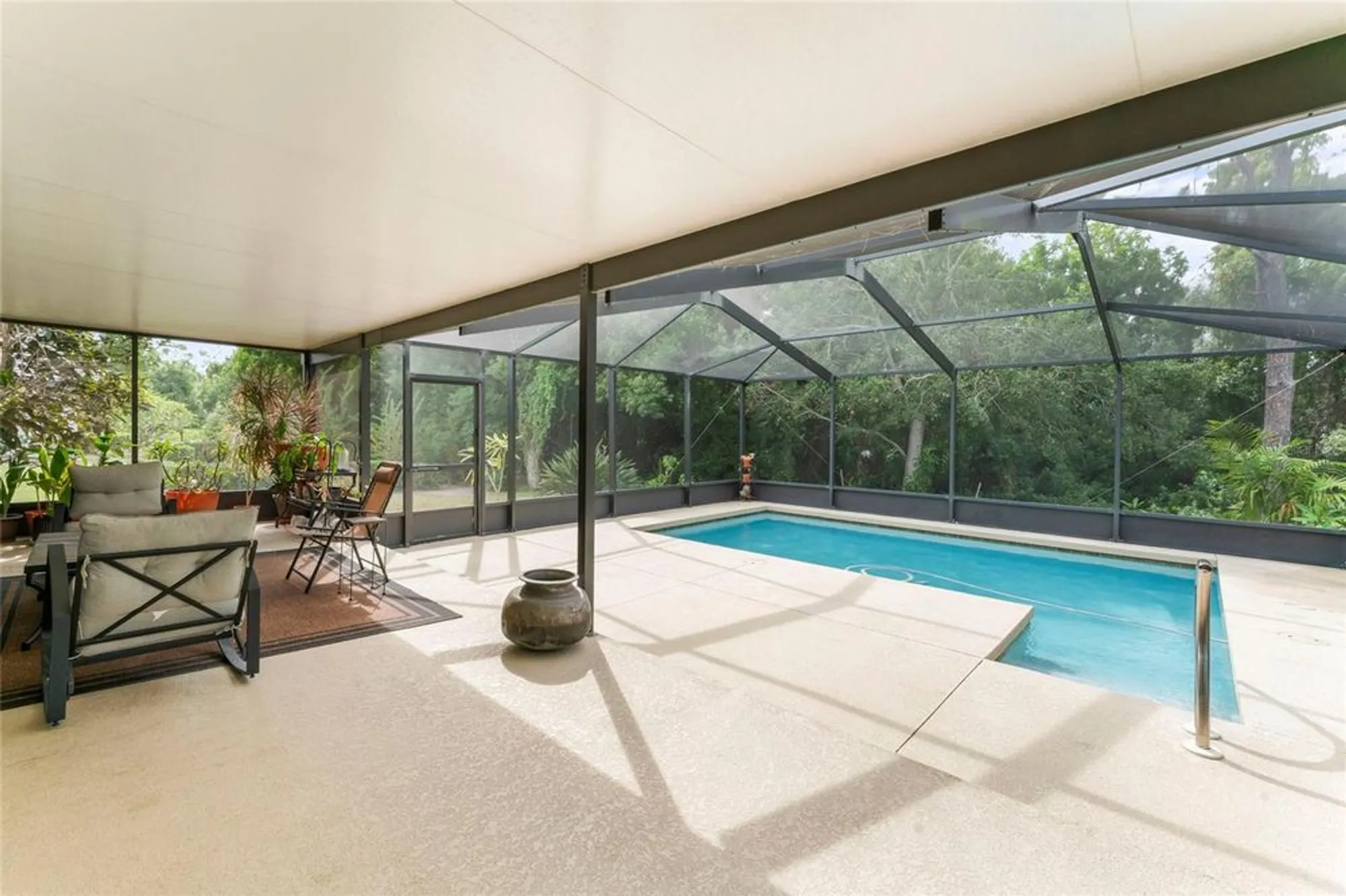 Property Slideshow image 34 of 52 | 1817 new bedford dr, Sun City Center, FL, 33573