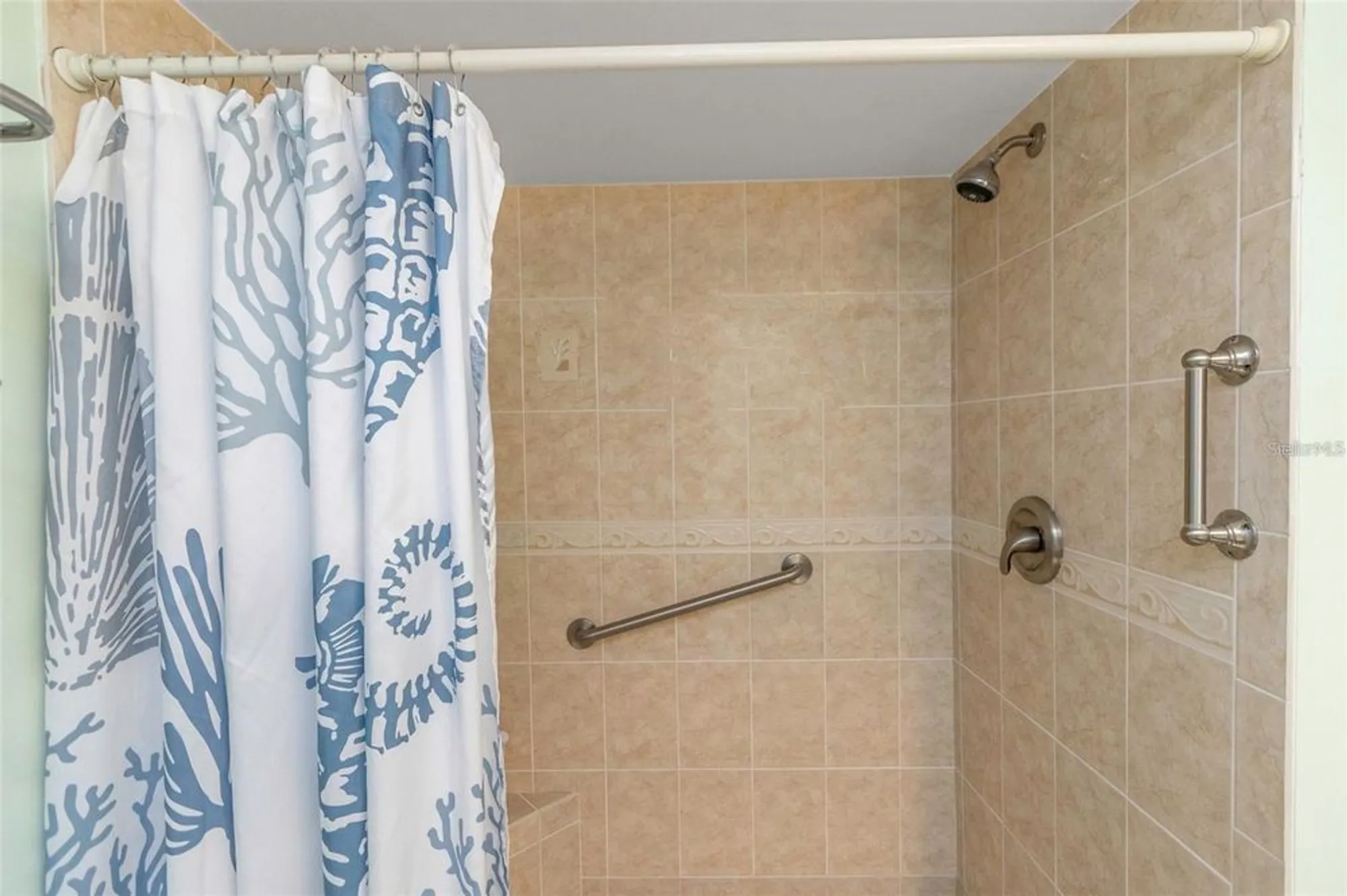Property Slideshow image 20 of 37 | 940 virginia st 303, Dunedin, FL, 34698