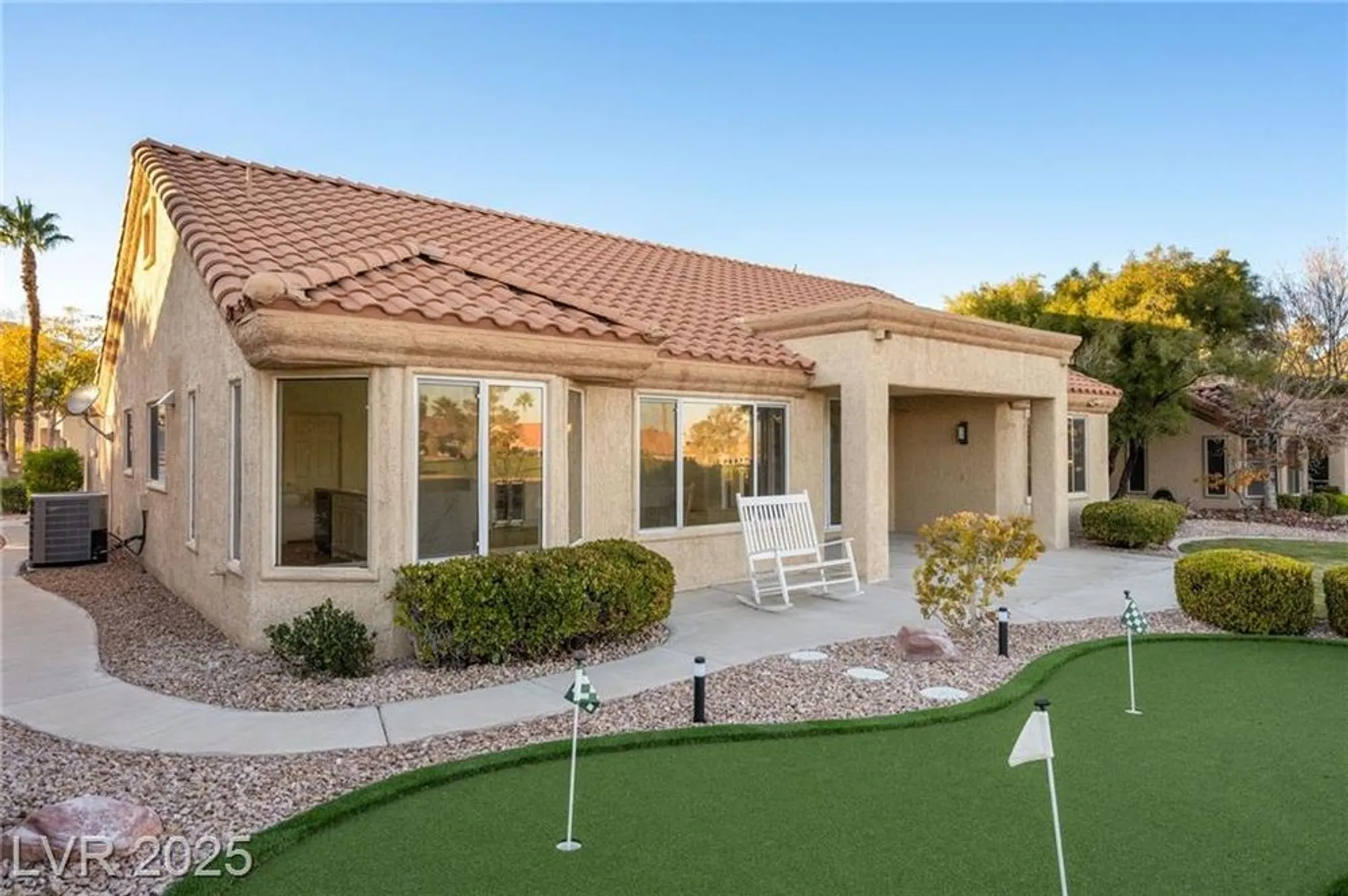 Property Slideshow image 37 of 44 | 2808 crown ridge dr, Las Vegas, NV, 89134