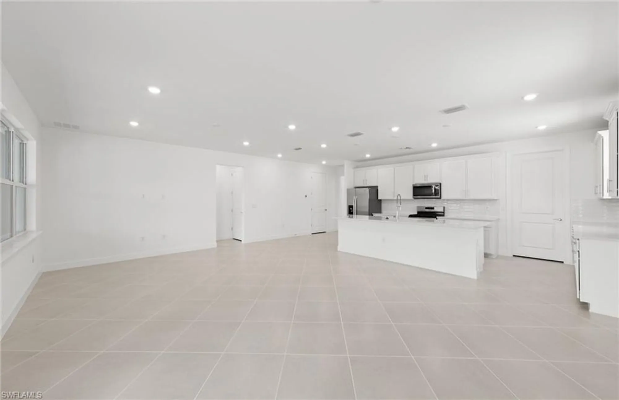 Property Slideshow image 10 of 46 | 17290 willow tree ln, North Fort Myers, FL, 33917