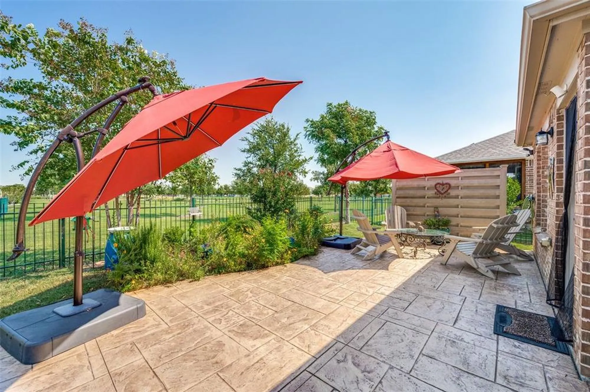 Property Slideshow image 16 of 33 | 2068 bentwater ln, Frisco, TX, 75036