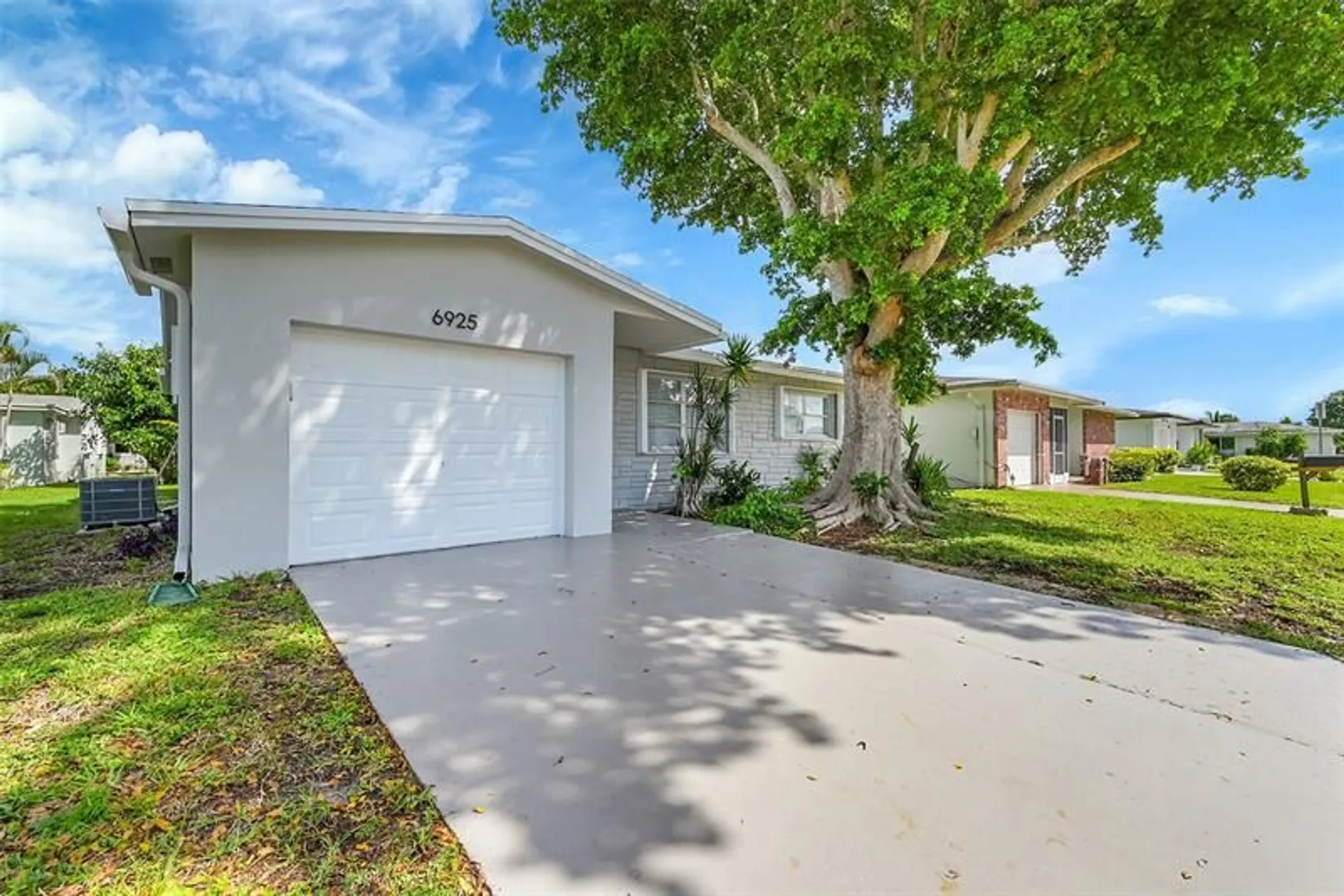Property Slideshow image 5 of 35 | 6925 nw 11th st, Margate, FL, 33063