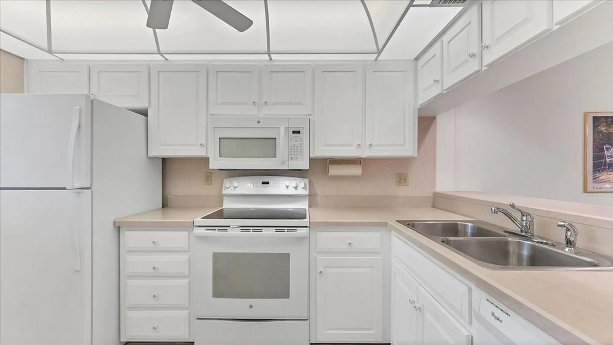 Property Slideshow image 10 of 44 | 450 cerromar rd 282, Venice, FL, 34293