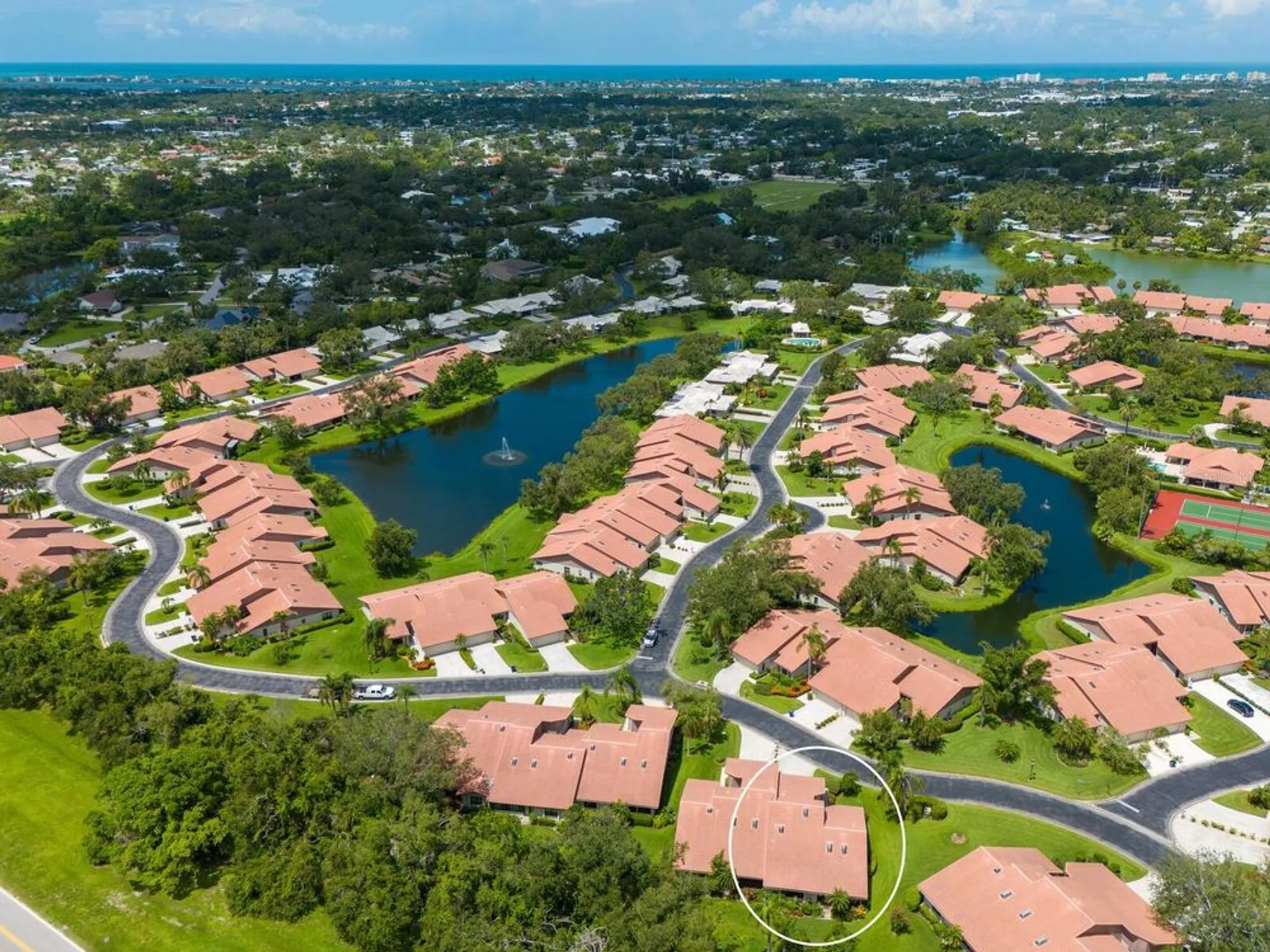 Property Slideshow image 4 of 44 | 4004 wilshire cir 89, Sarasota, FL, 34238