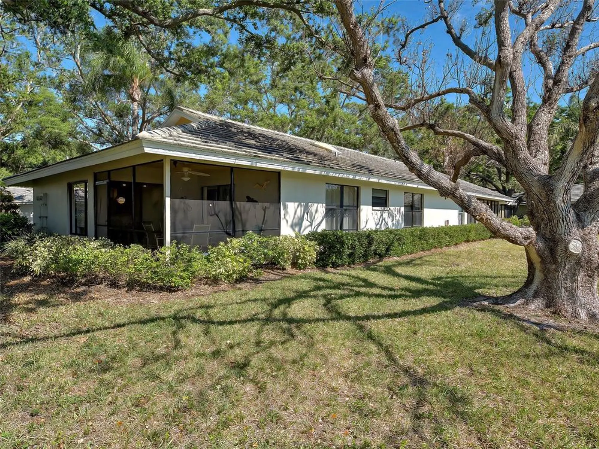 Property Slideshow image 5 of 74 | 220 southampton dr 325, Venice, FL, 34293