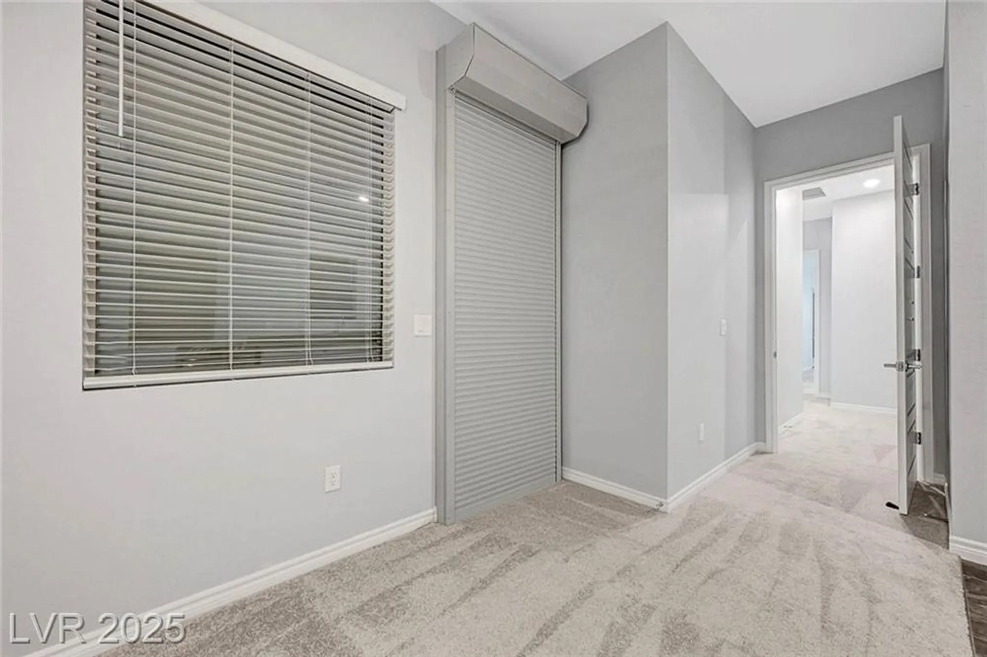 Property Slideshow image 28 of 44 | 977 edinburgh fields ct, Las Vegas, NV, 89138