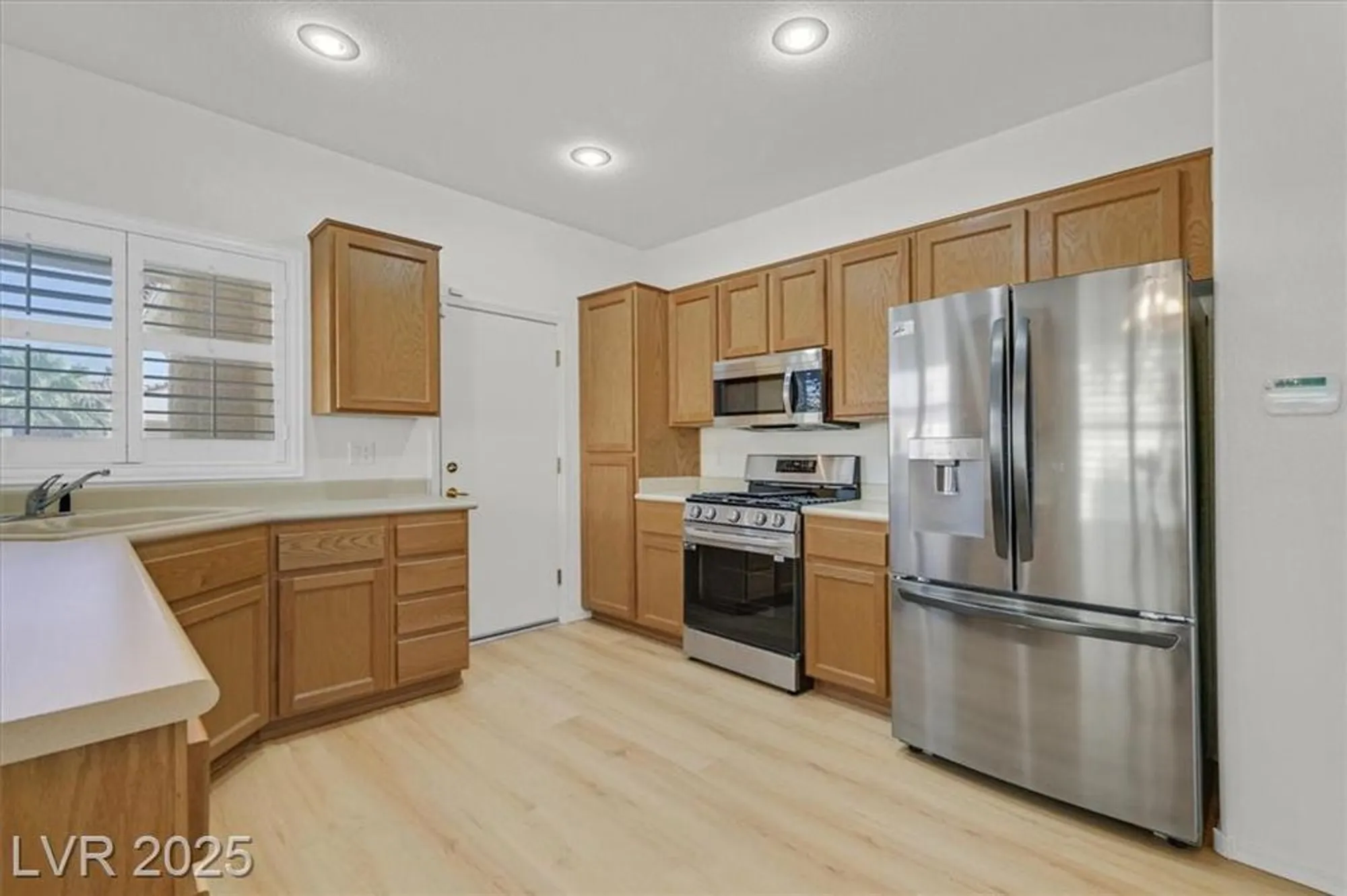 Property Slideshow image 7 of 34 | 2548 leighton ave, Henderson, NV, 89052