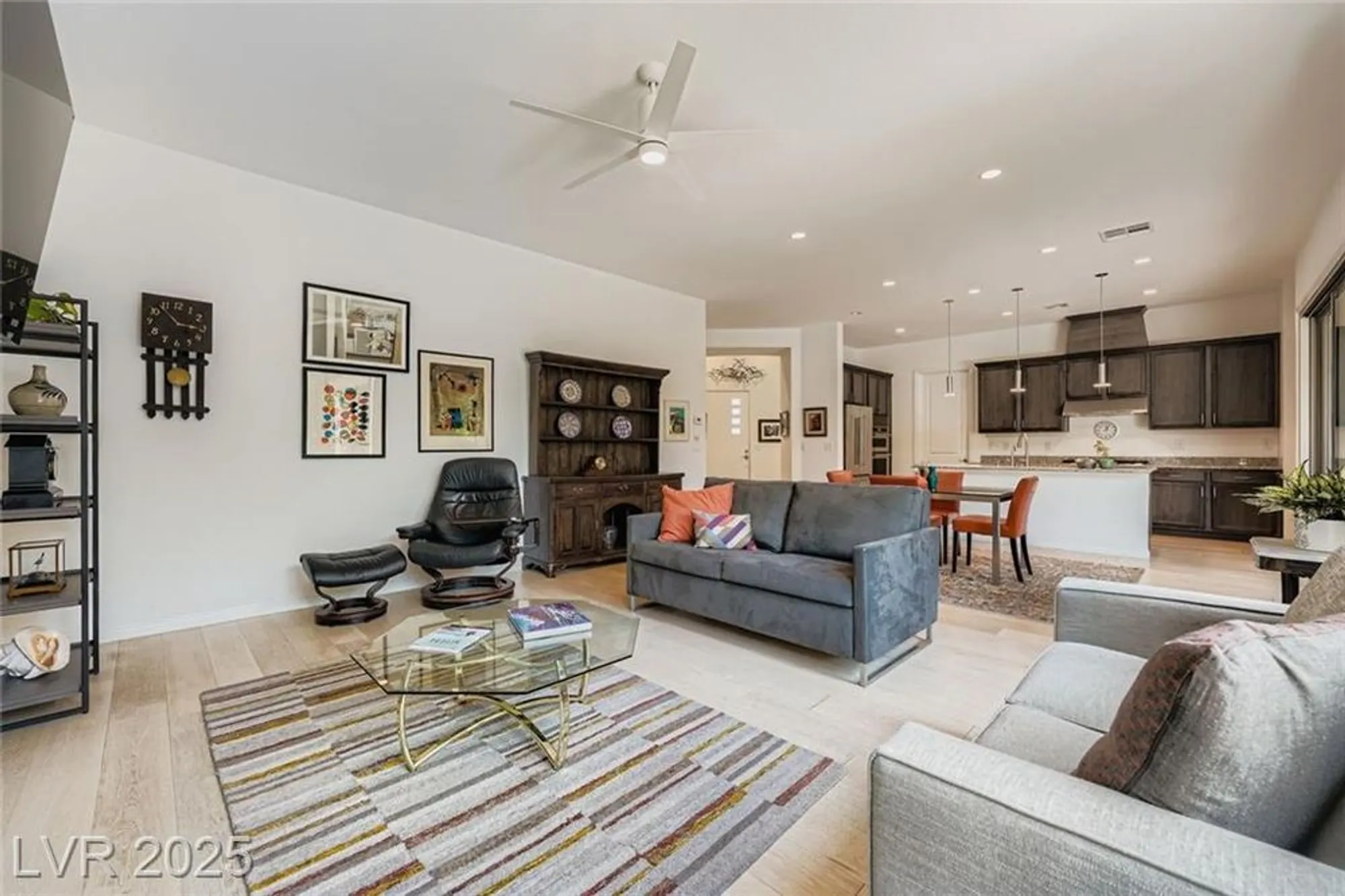 Property Slideshow image 16 of 45 | 9889 gemstone sunset ave, Las Vegas, NV, 89148