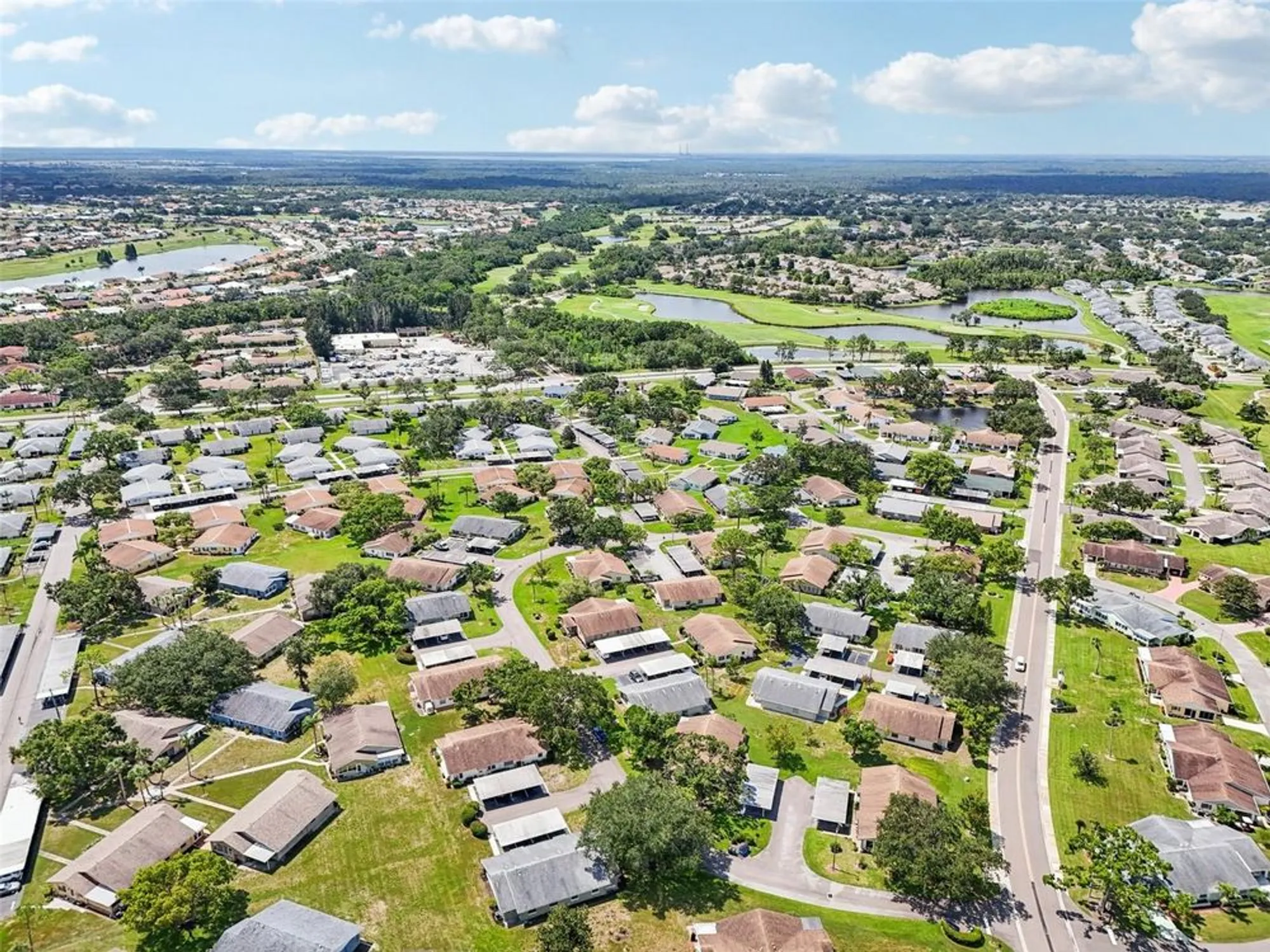 Property Slideshow image 26 of 51 | 2208 grenadier dr, Sun City Center, FL, 33573