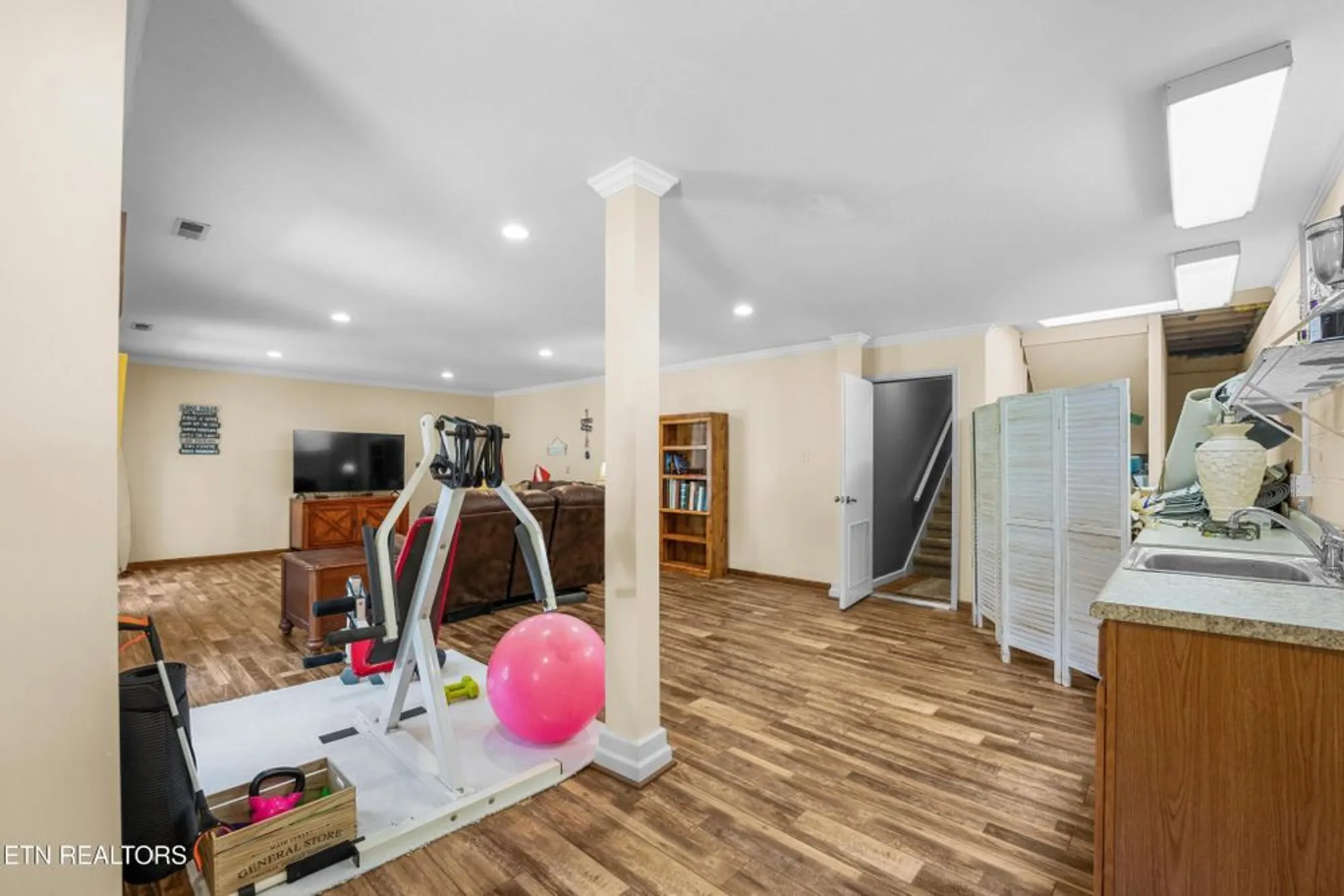 Property Slideshow image 36 of 52 | 116 knollwood ln, Crossville, TN, 38558