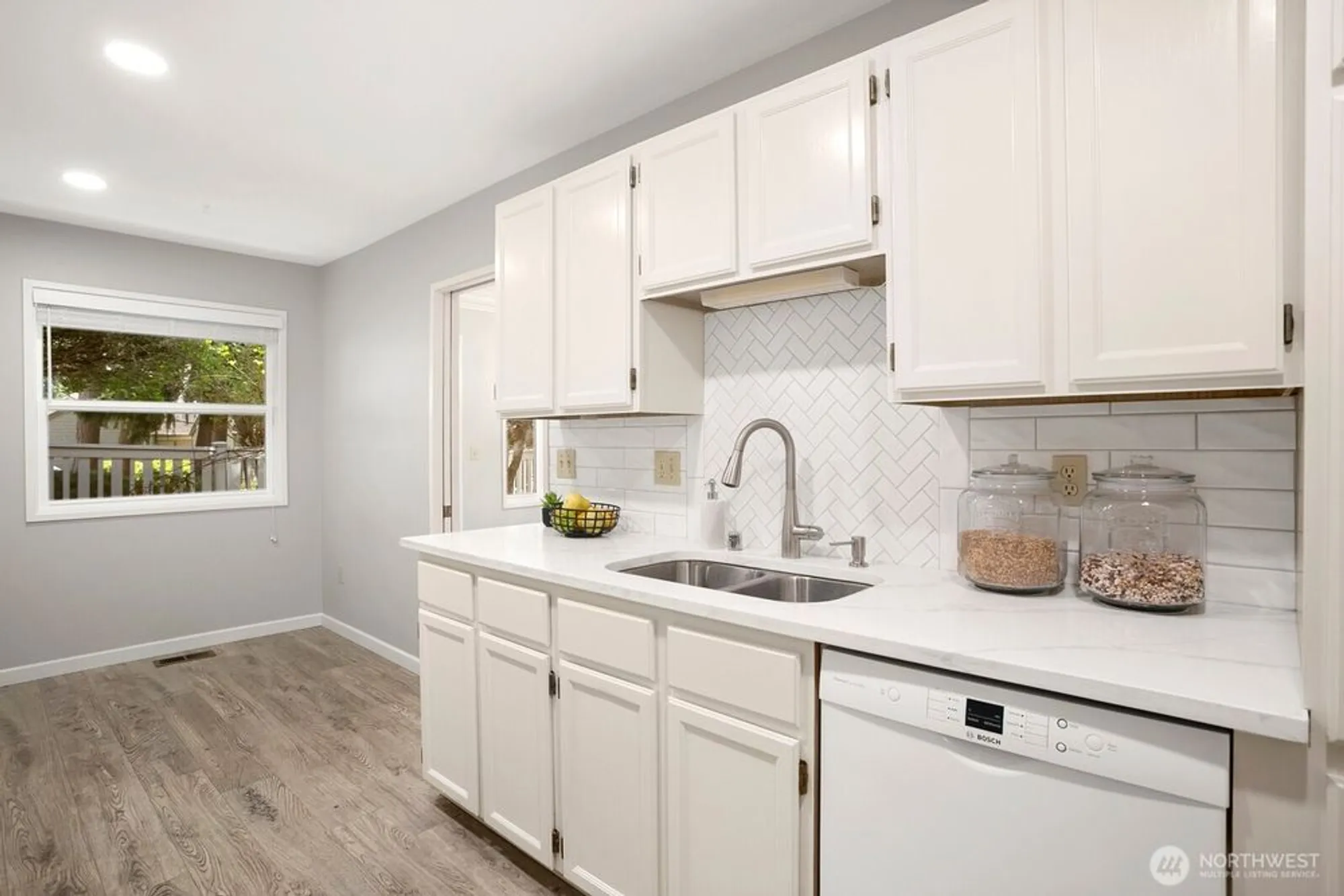 Property Slideshow image 8 of 27 | 4084 220th pl se # 1038, Issaquah, WA, 98029