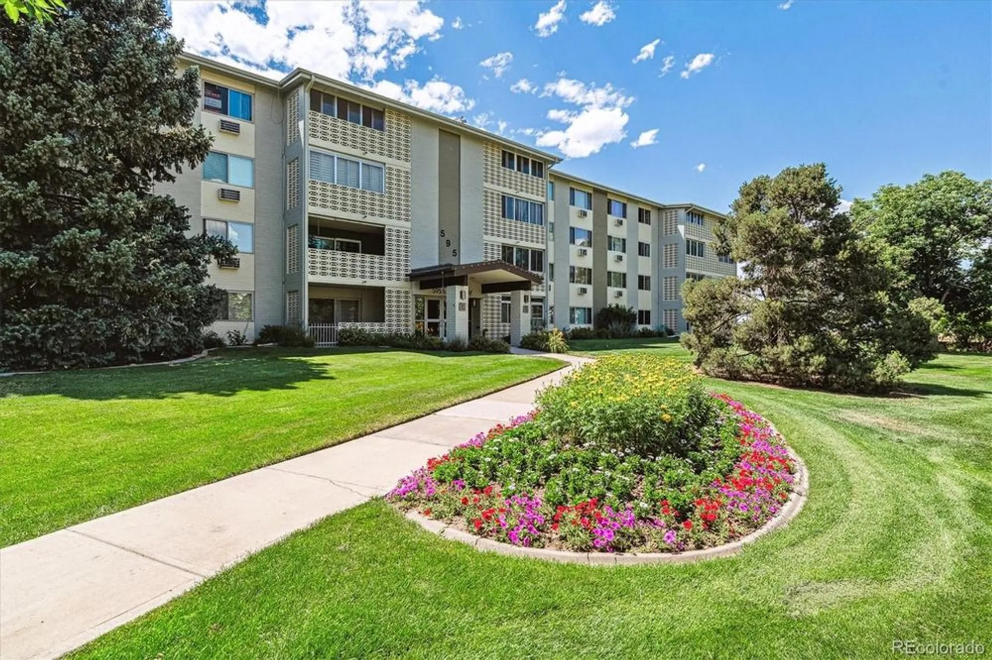 Property Slideshow image 16 of 34 | 595 s alton way apt 7b, Denver, CO, 80247
