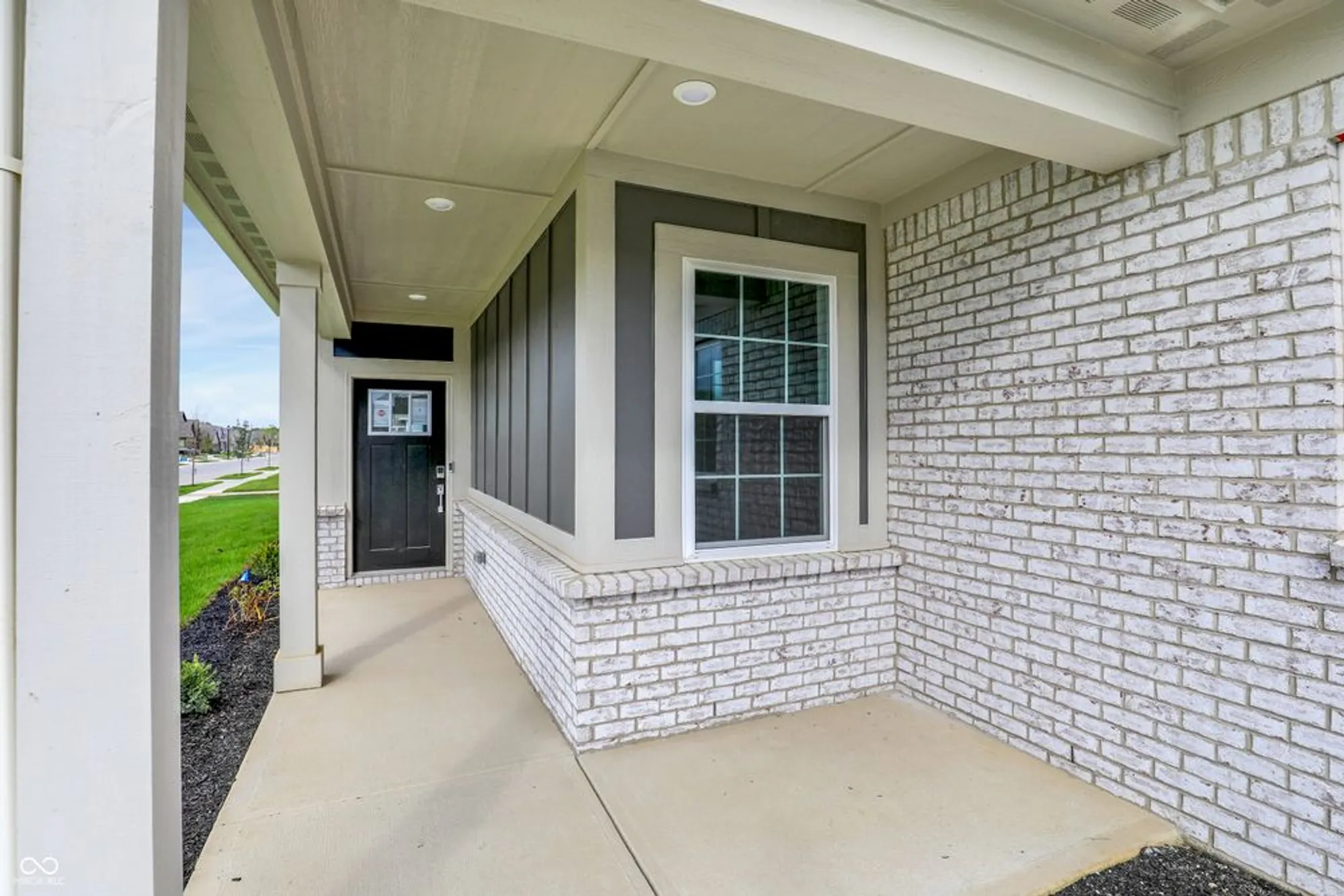 Property Slideshow image 4 of 44 | 5363 foxley park ln, Avon, IN, 46123