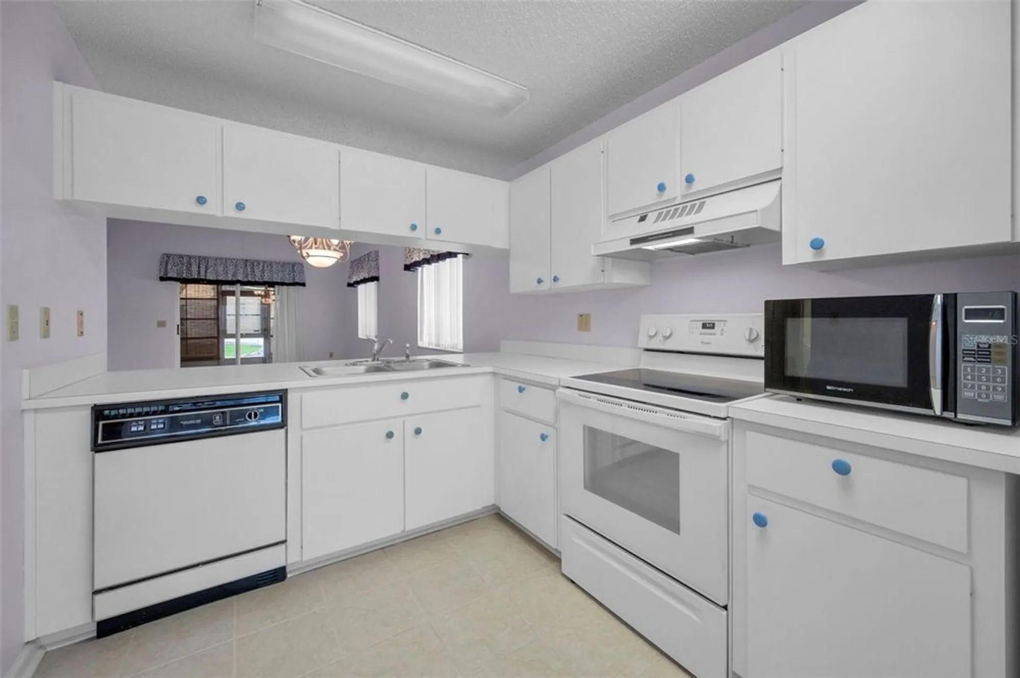 Property Slideshow image 16 of 44 | 6425 thicket trl, New Port Richey, FL, 34653