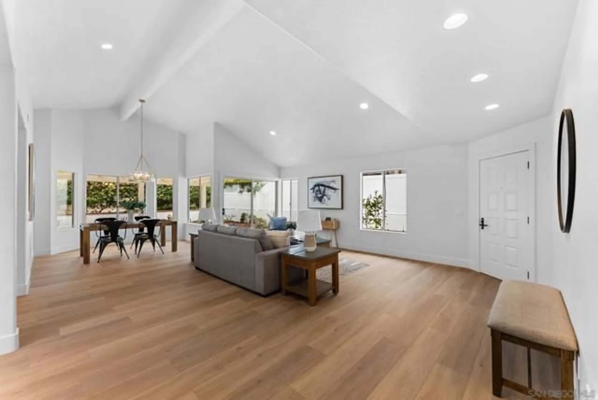 Property Slideshow image 7 of 24 | 4695 adra way, Oceanside, CA, 92056