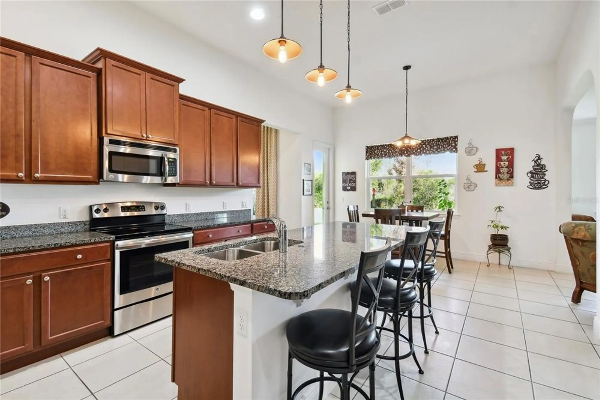 Property Slideshow image 9 of 54 | 804 san raphael st, Poinciana, FL, 34759