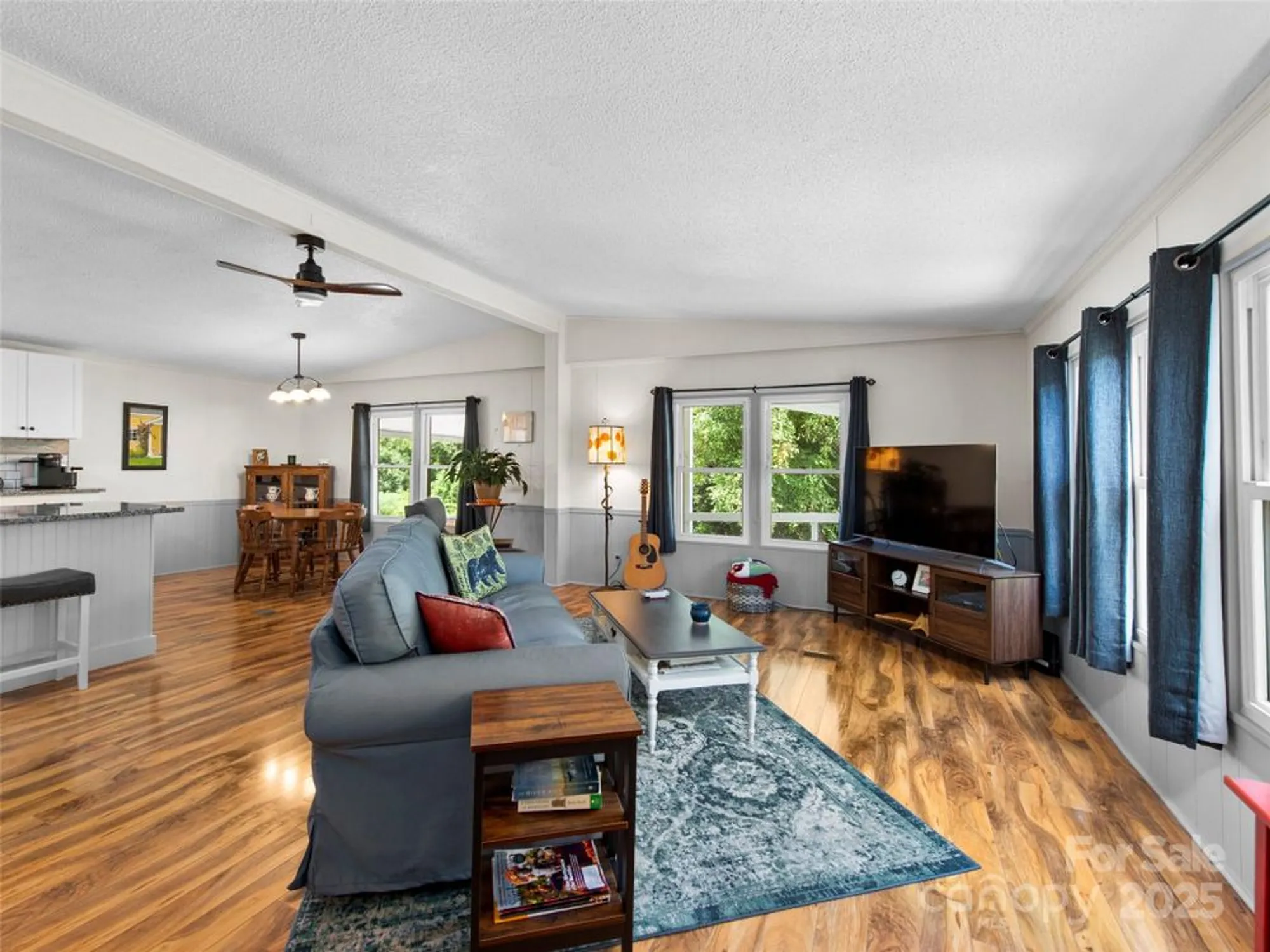 Property Slideshow image 15 of 27 | 200 cranbrook cir, Hendersonville, NC, 28792