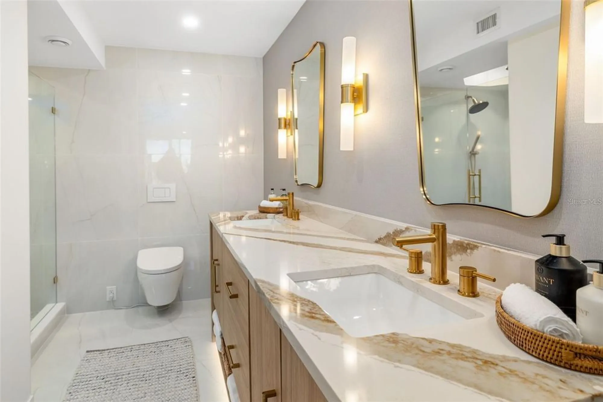 Property Slideshow image 42 of 69 | 19 whispering sands dr apt 302, Sarasota, FL, 34242