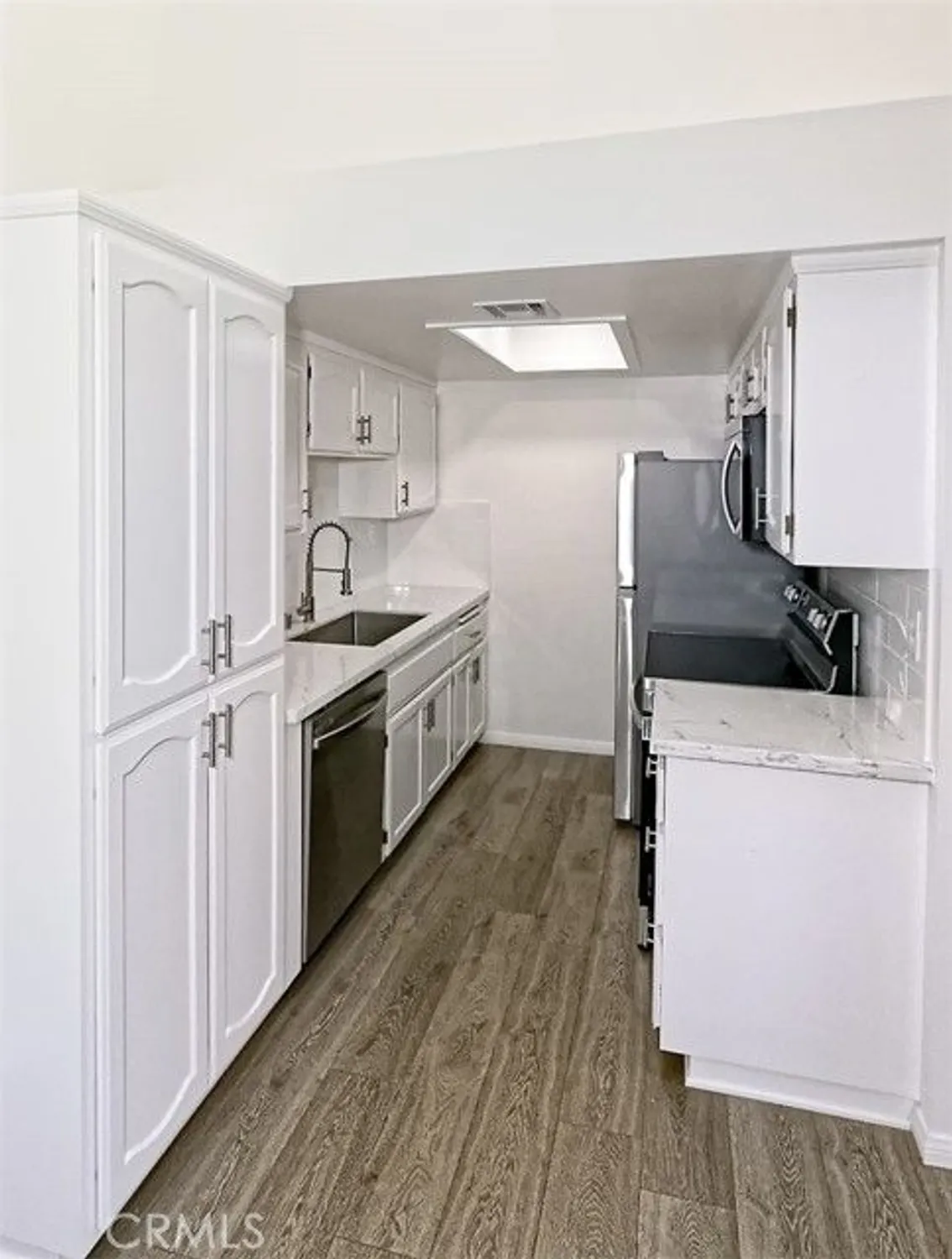 Property Slideshow image 12 of 19 | 19236 cottonwood dr, Apple Valley, CA, 92308