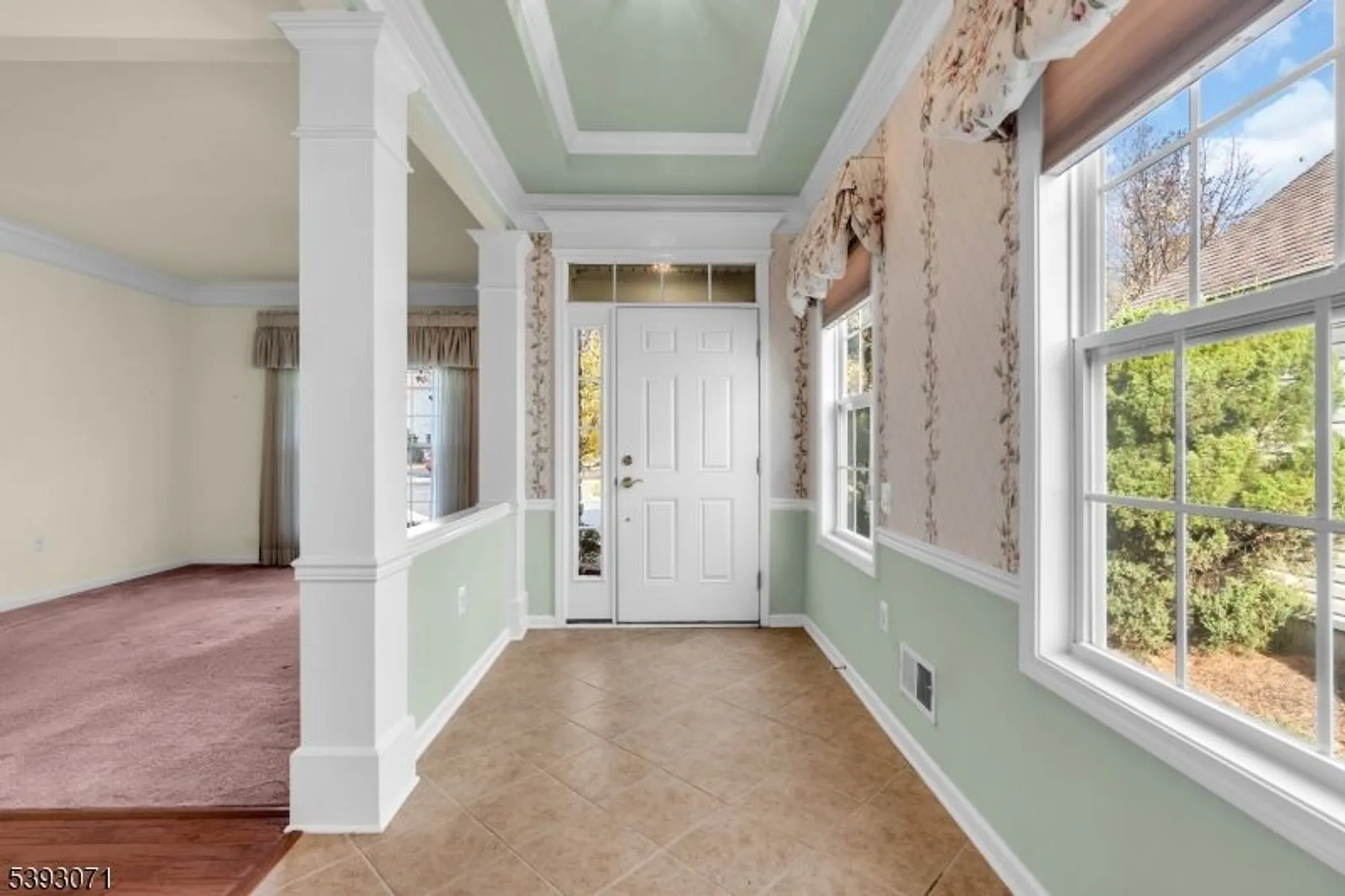 Property Slideshow image 4 of 45 | 212 sherwood ct, Somerset, NJ, 08873