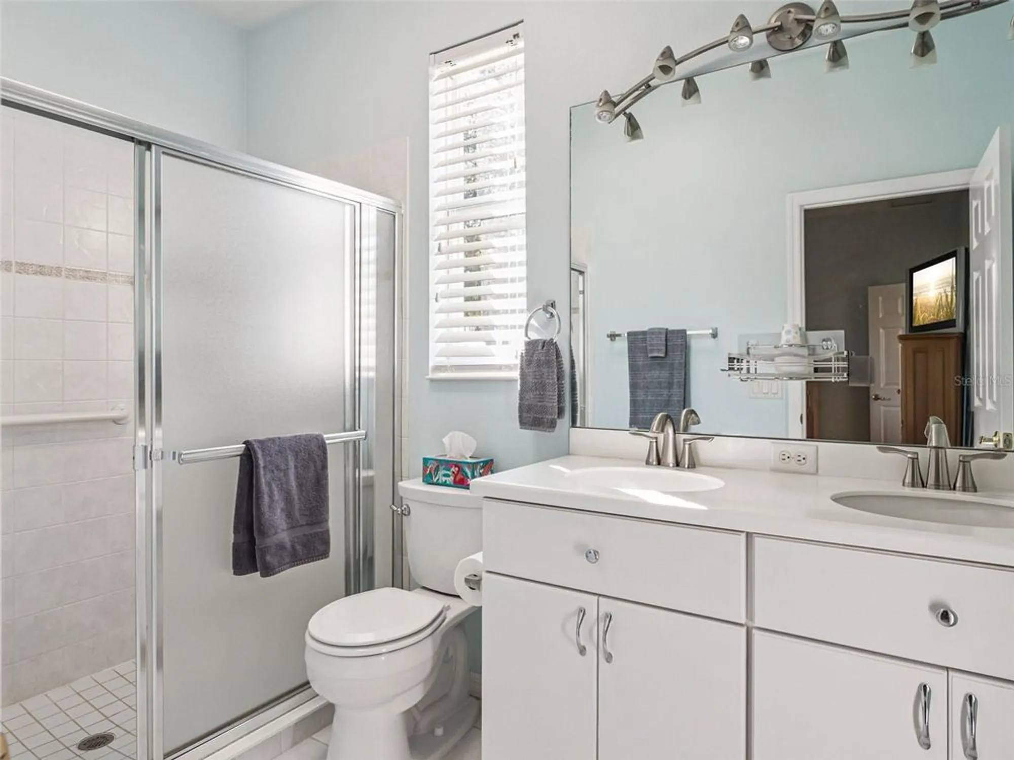 Property Slideshow image 16 of 54 | 20700 queen alexandra dr, Leesburg, FL, 34748