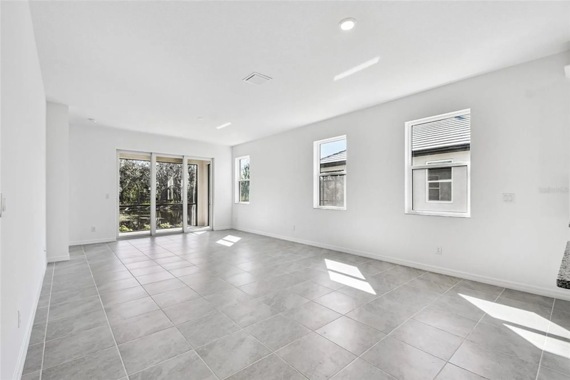 Property Slideshow image 12 of 43 | 18080 cherished loop, Lakewood Ranch, FL, 34211