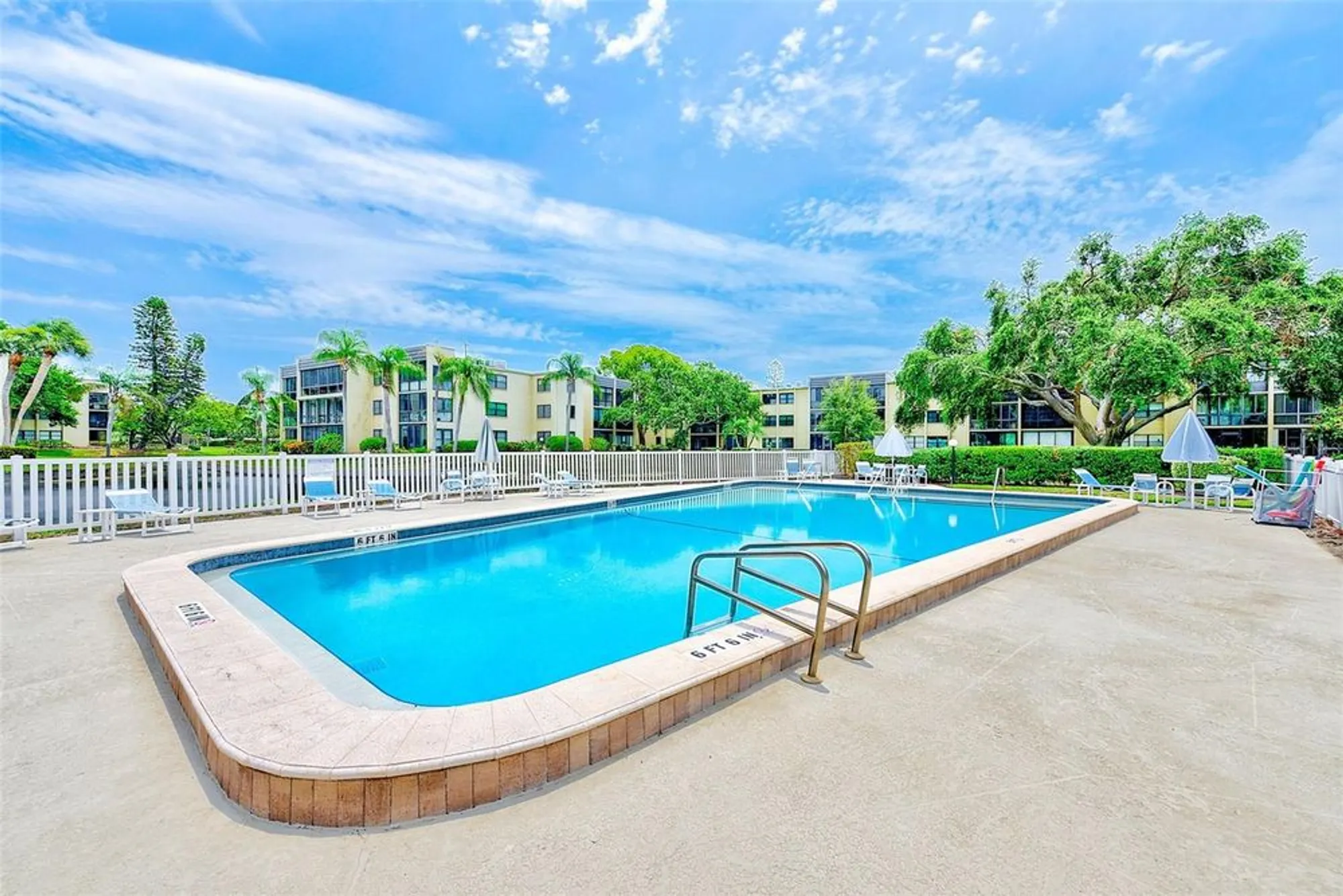 Property Slideshow image 21 of 35 | 14130 rosemary ln 4115, Largo, FL, 33774