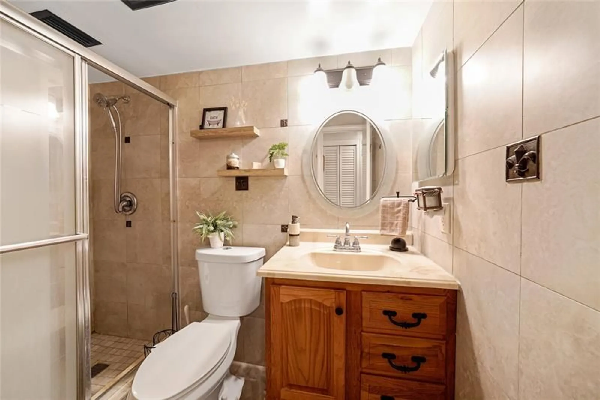 Property Slideshow image 25 of 51 | 551 nw 76th ter apt 208, Margate, FL, 33063