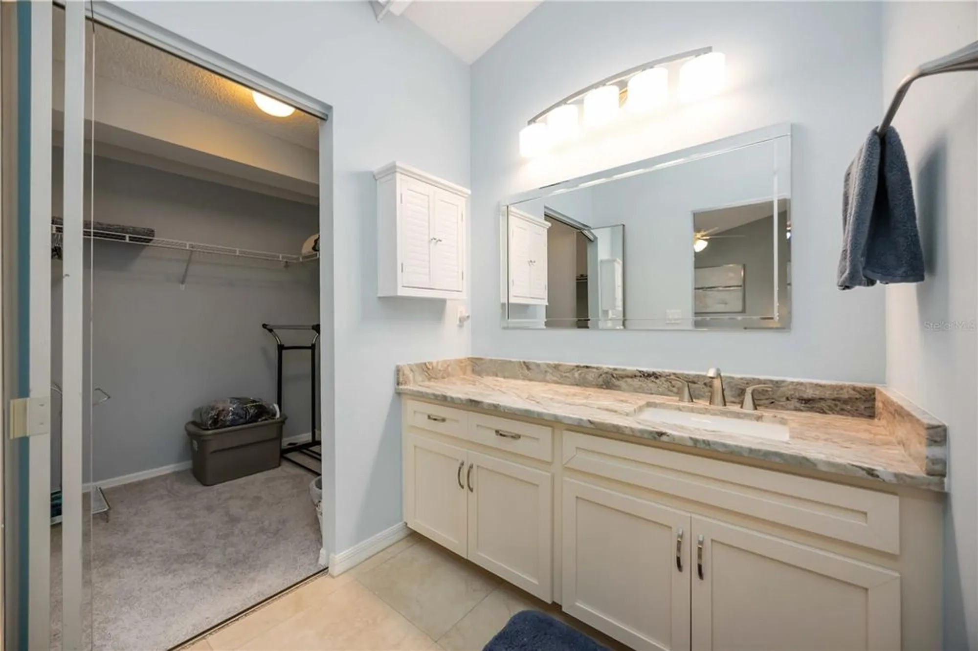 Property Slideshow image 20 of 82 | 214 southampton dr # 327, Venice, FL, 34293