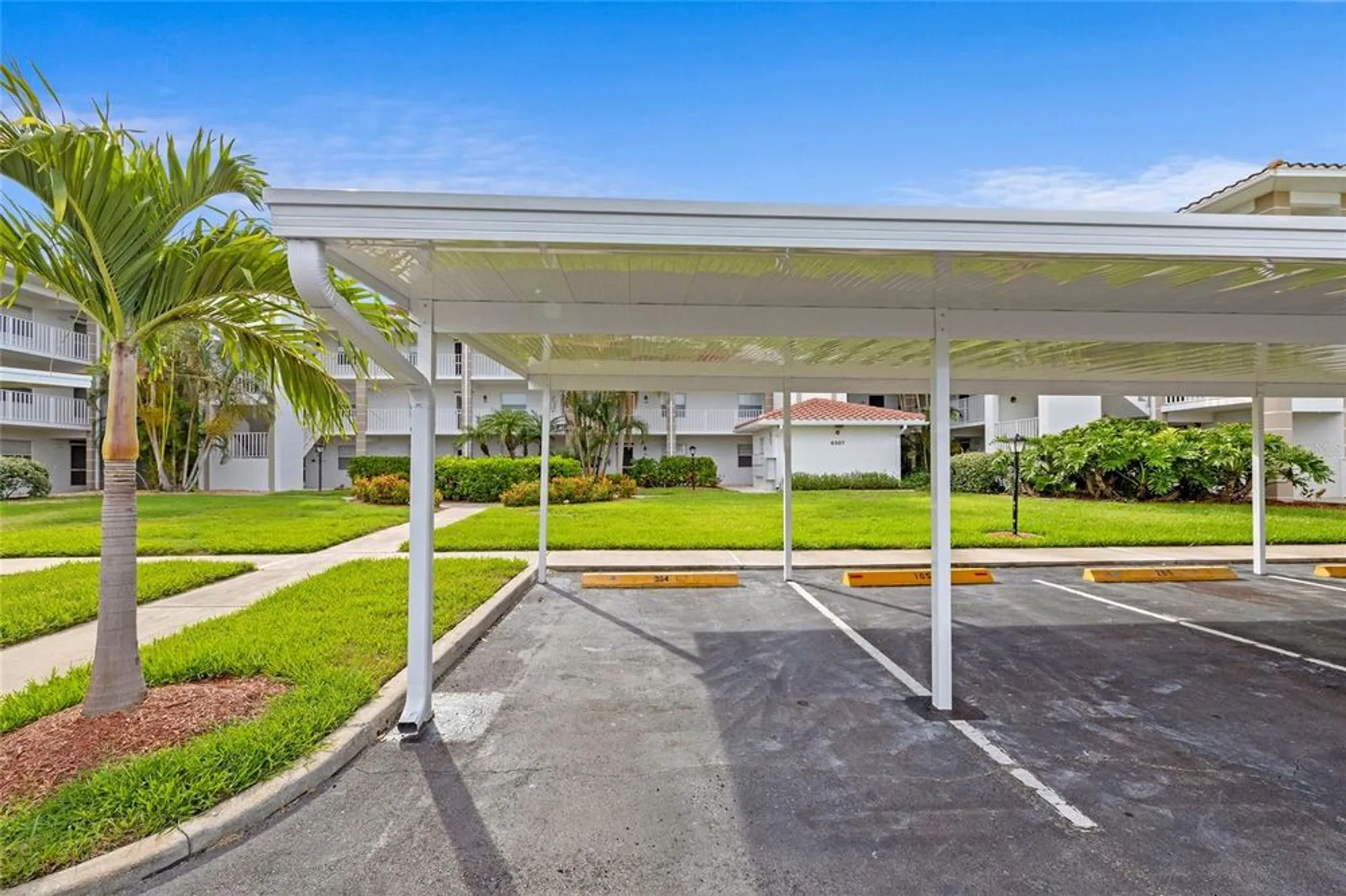 Property Slideshow image 29 of 52 | 6507 stone river rd 304, Bradenton, FL, 34203