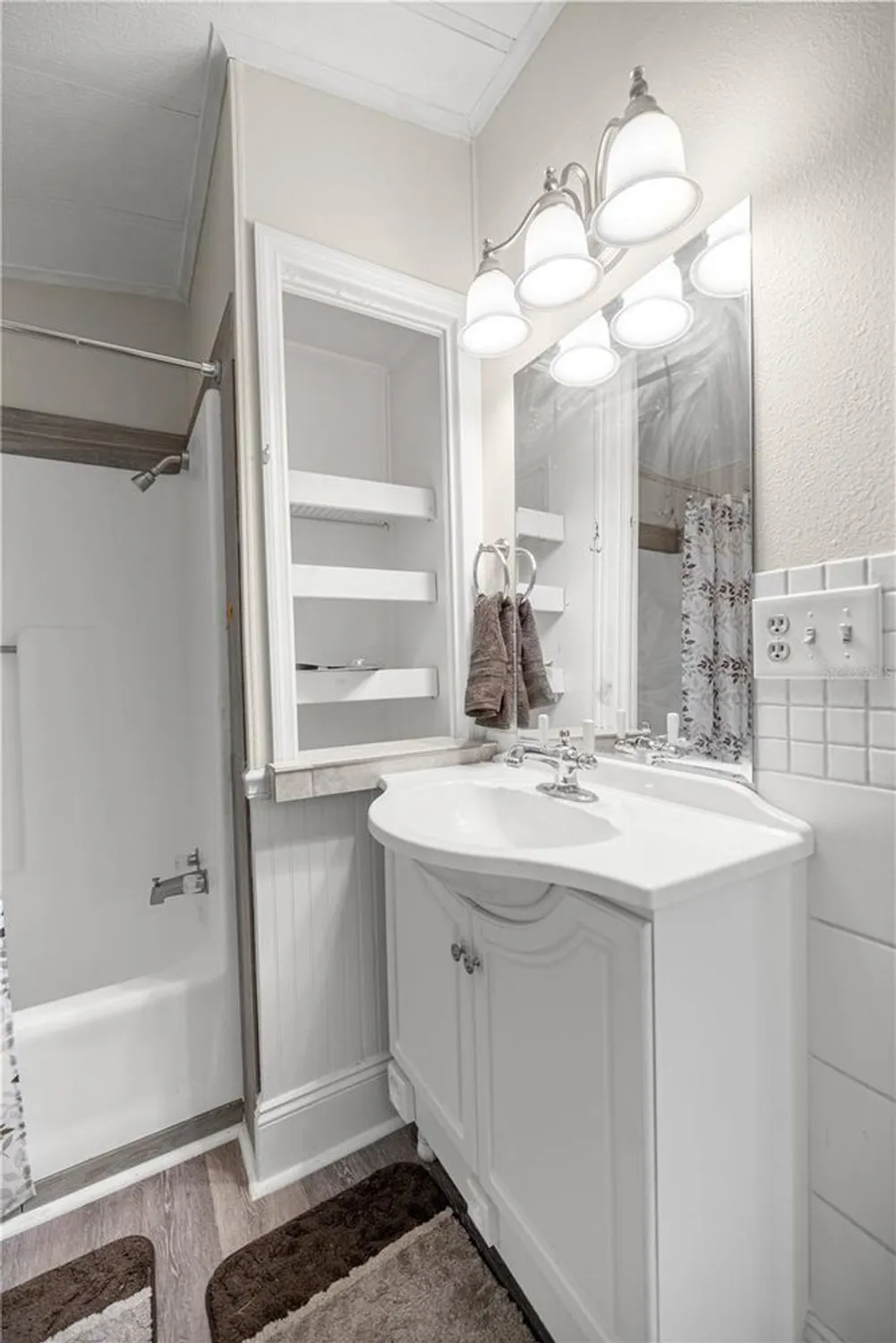 Property Slideshow image 15 of 24 | 1013 ann ave, Lady Lake, FL, 32159