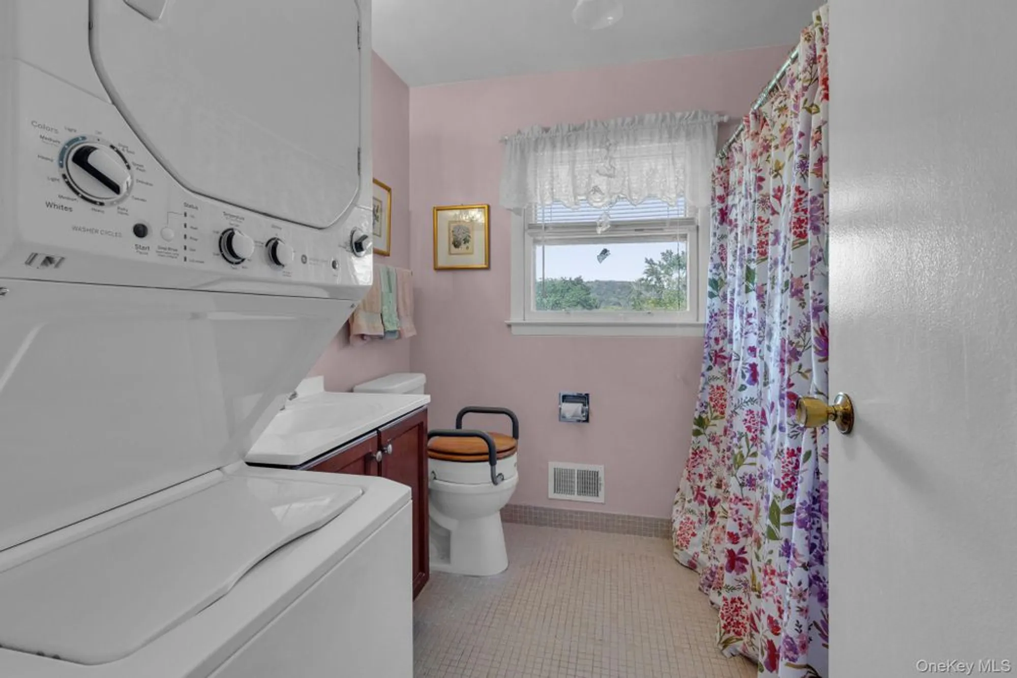 Property Slideshow image 27 of 44 | 34 warwick pl c, Yorktown Heights, NY, 10598