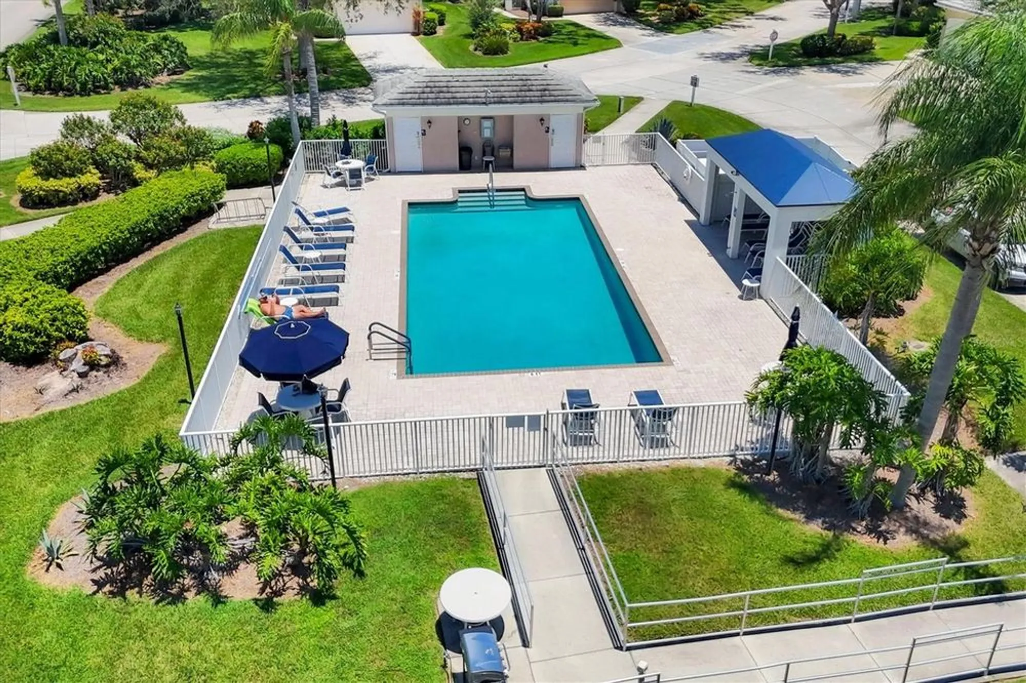 Property Slideshow image 31 of 51 | 119 woodbridge dr unit 102, Venice, FL, 34293