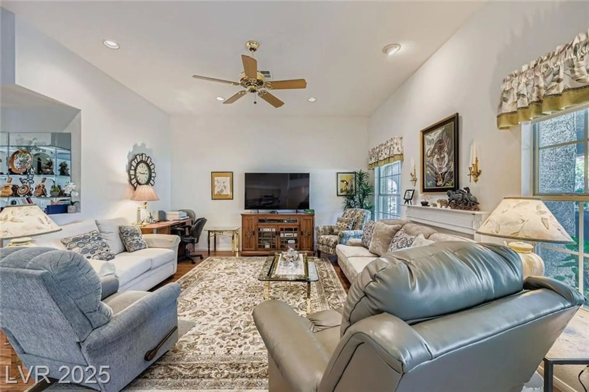 Property Slideshow image 8 of 49 | 5245 roca ln, Las Vegas, NV, 89130