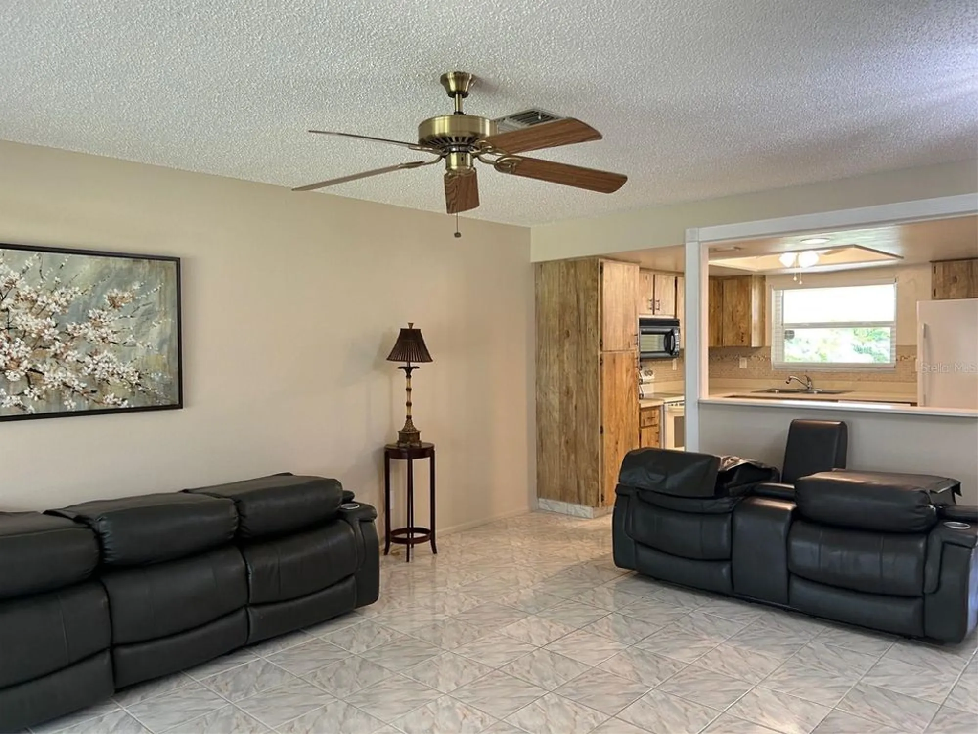 Property Slideshow image 5 of 23 | 2567 oakleaf ln 41b, Clearwater, FL, 33763